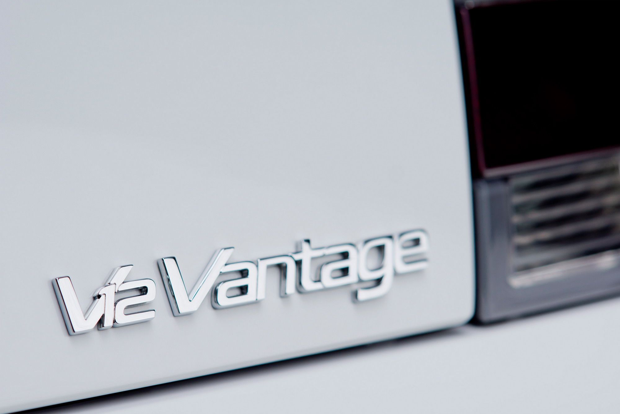 2013 Aston Martin V12 Vantage Roadster 