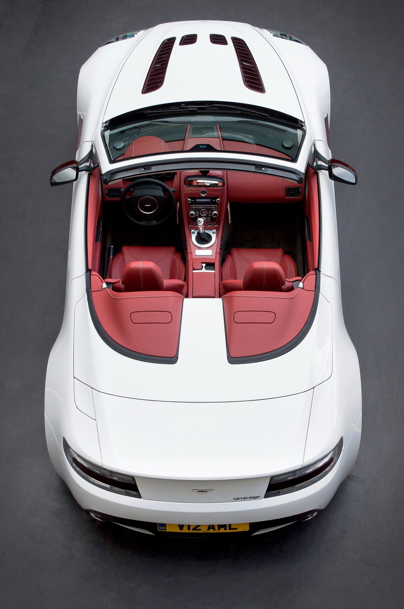2013 Aston Martin V12 Vantage Roadster 