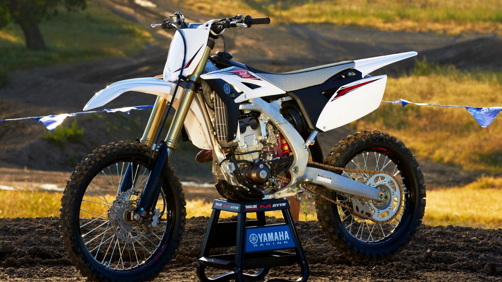 Кроссовый мотоцикл Yamaha yz250f