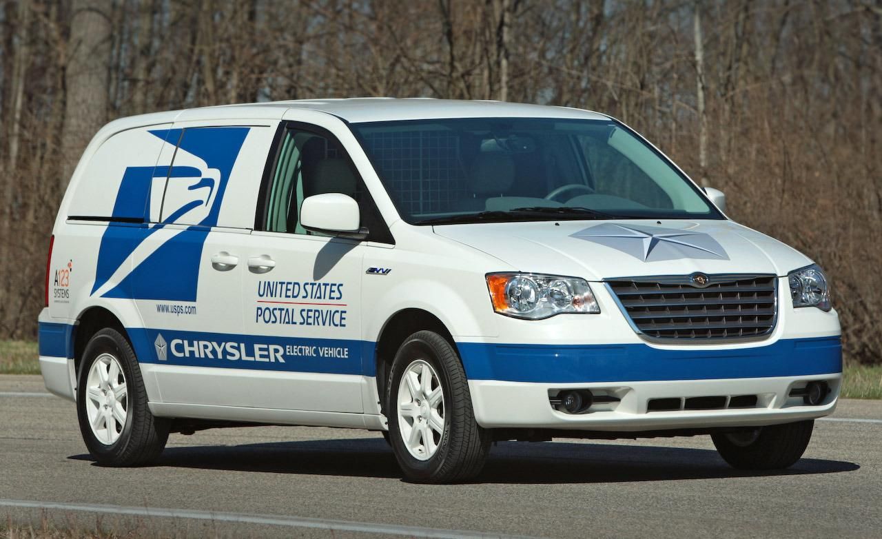 2011 Chrysler Town & Country EV