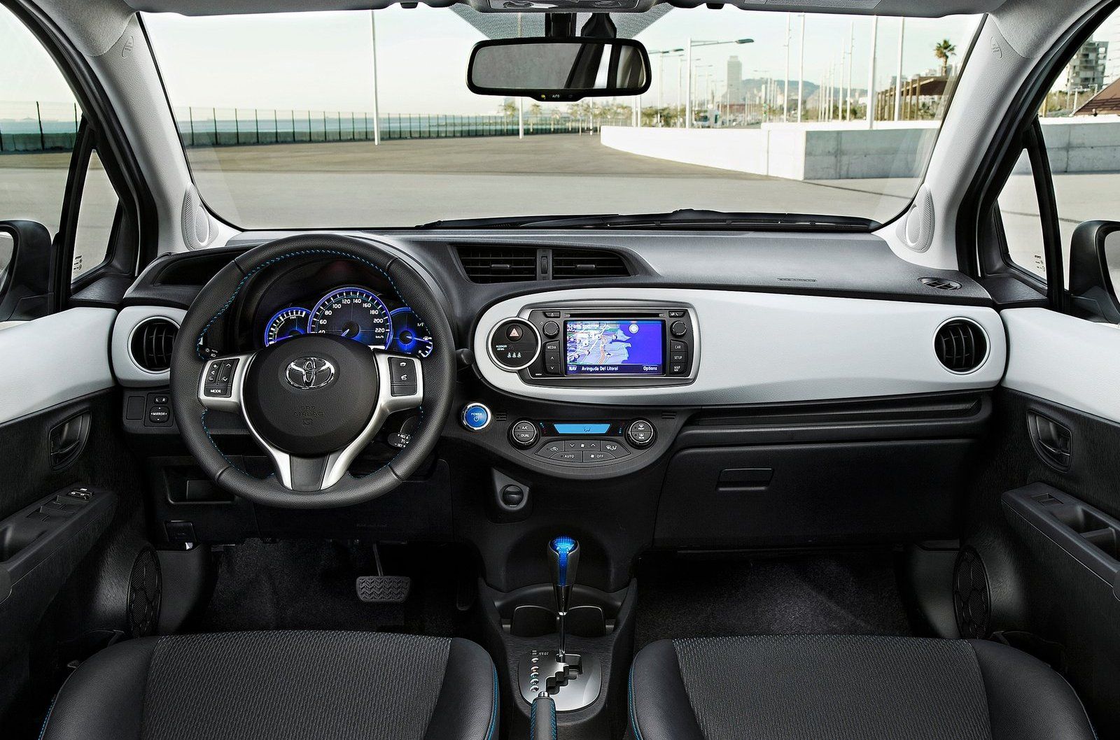 2012 Toyota Yaris Hybrid