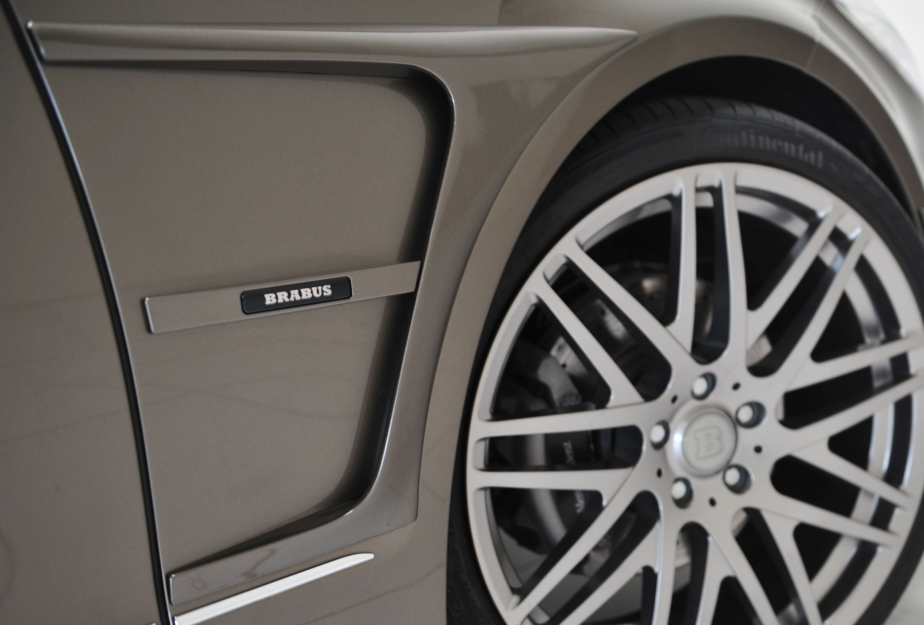 2013 Mercedes-Benz CLS Shooting Brake by Brabus