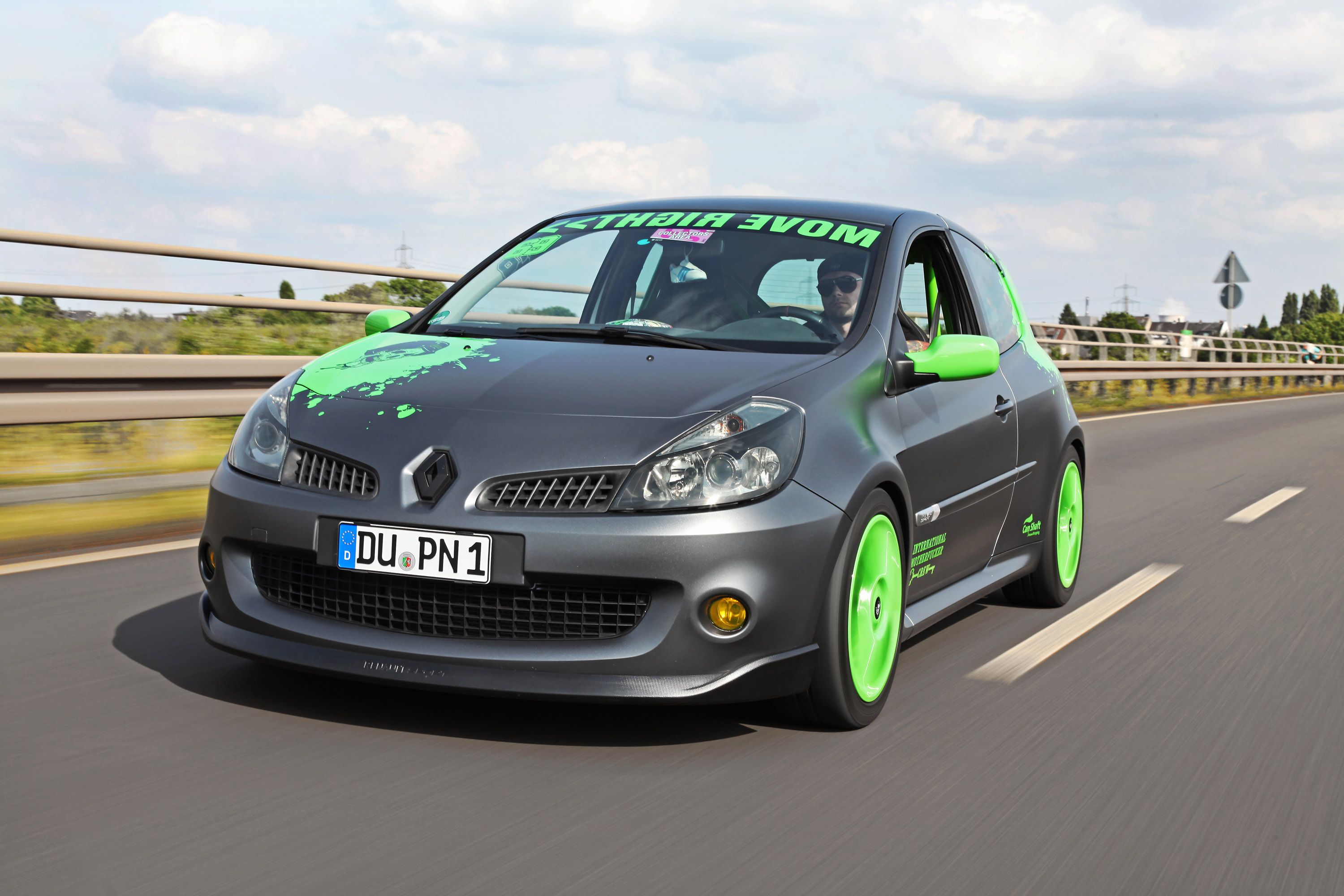 2012 Renault Clio RS by Cam Shaft