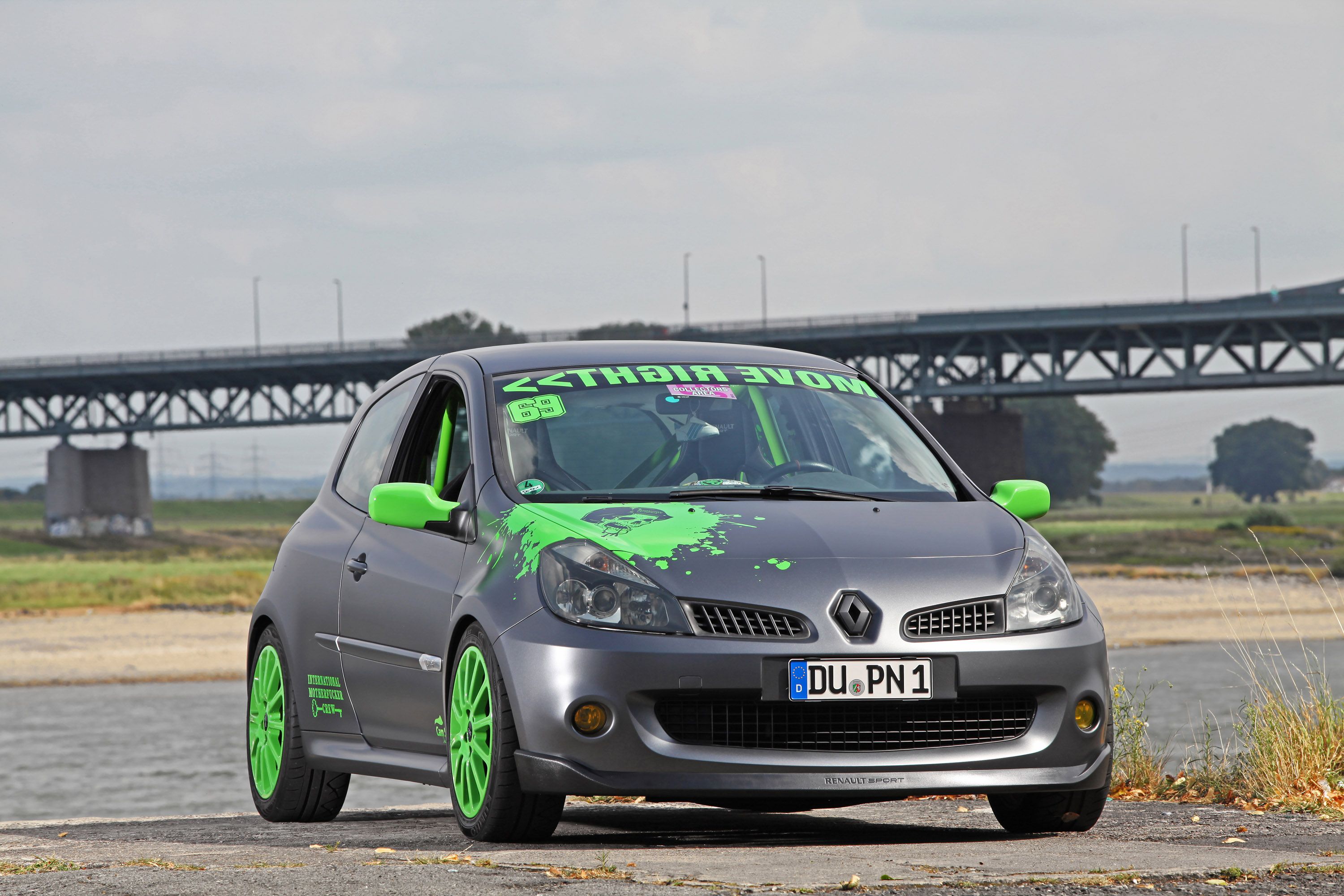 2012 Renault Clio RS by Cam Shaft