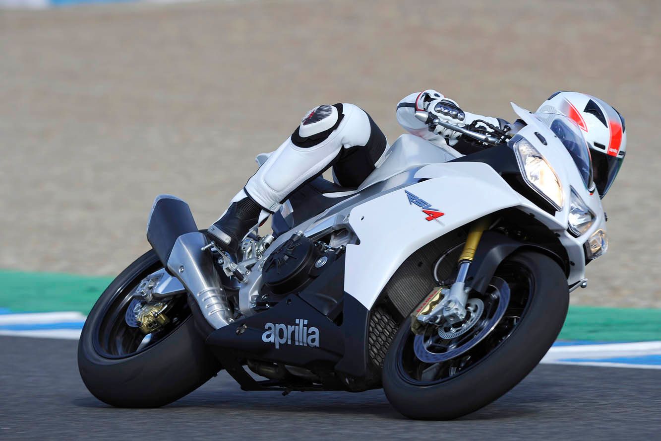 2013 Aprilia RSV4 R APRC