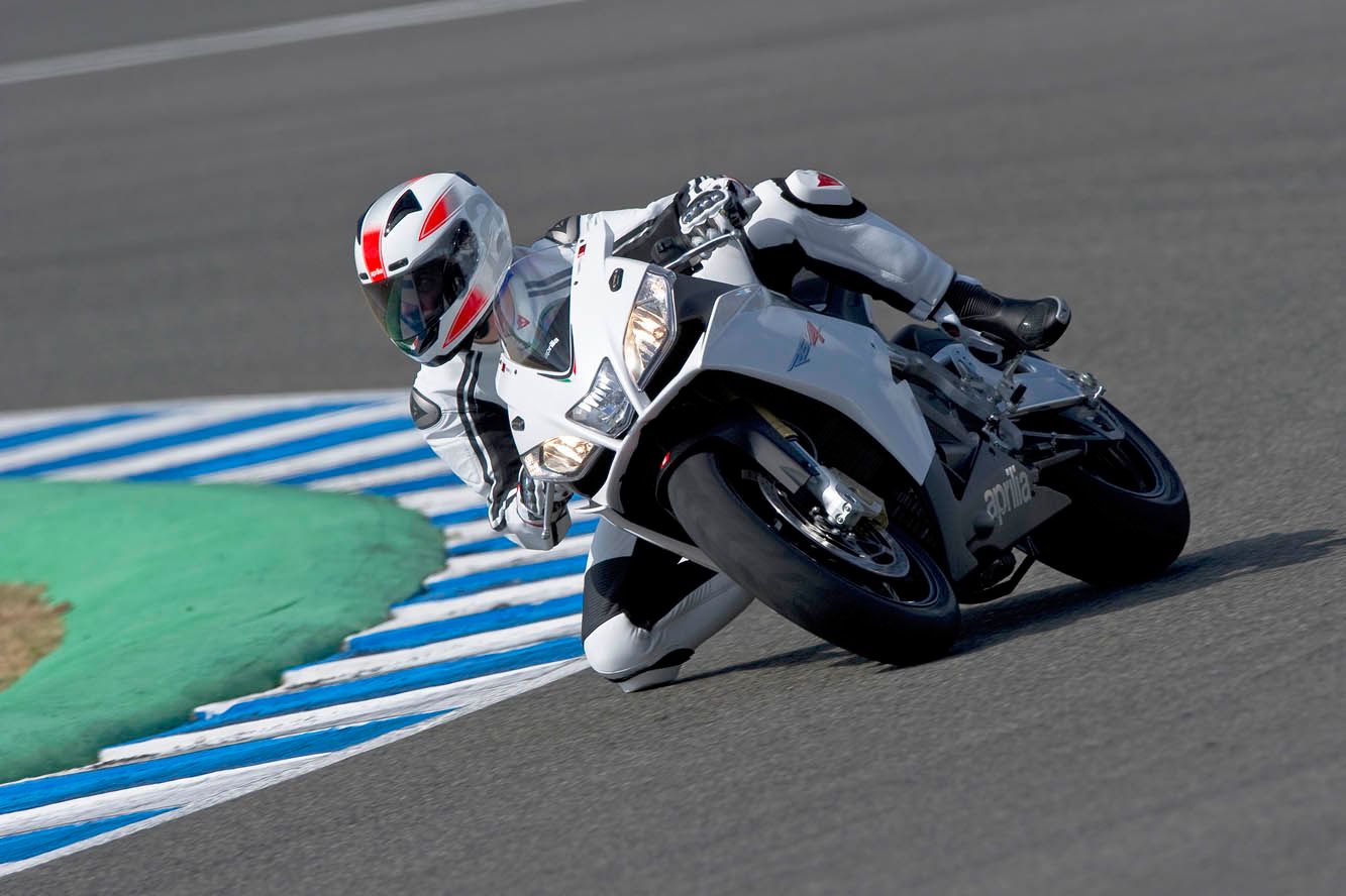 2013 Aprilia RSV4 R APRC