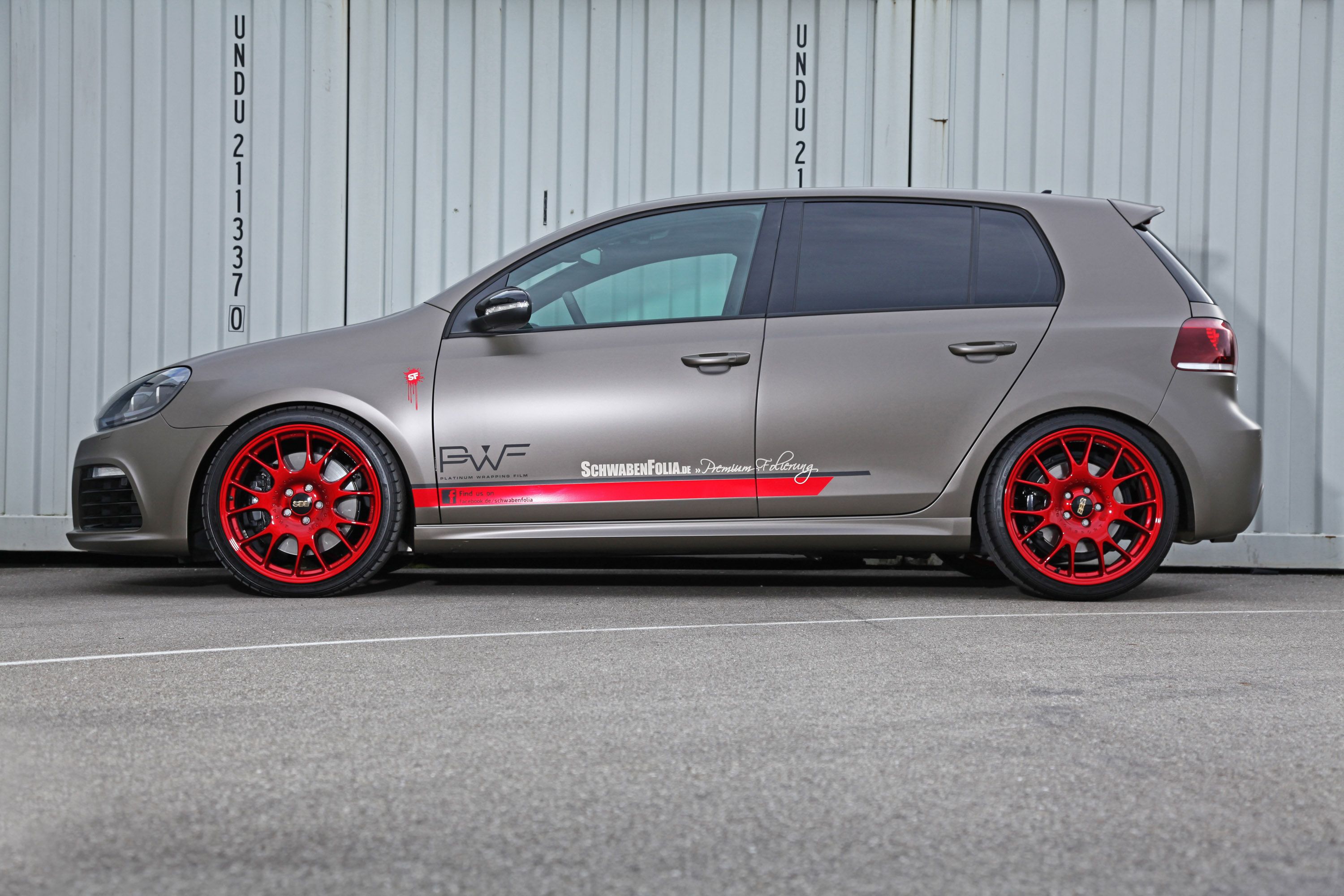 2012 Volkswagen Golf VI R by SchwabenFolia