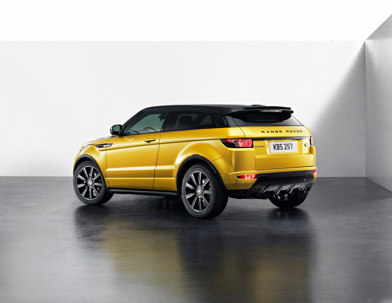 2013 Range Rover Evoque Sicilian Yellow Edition