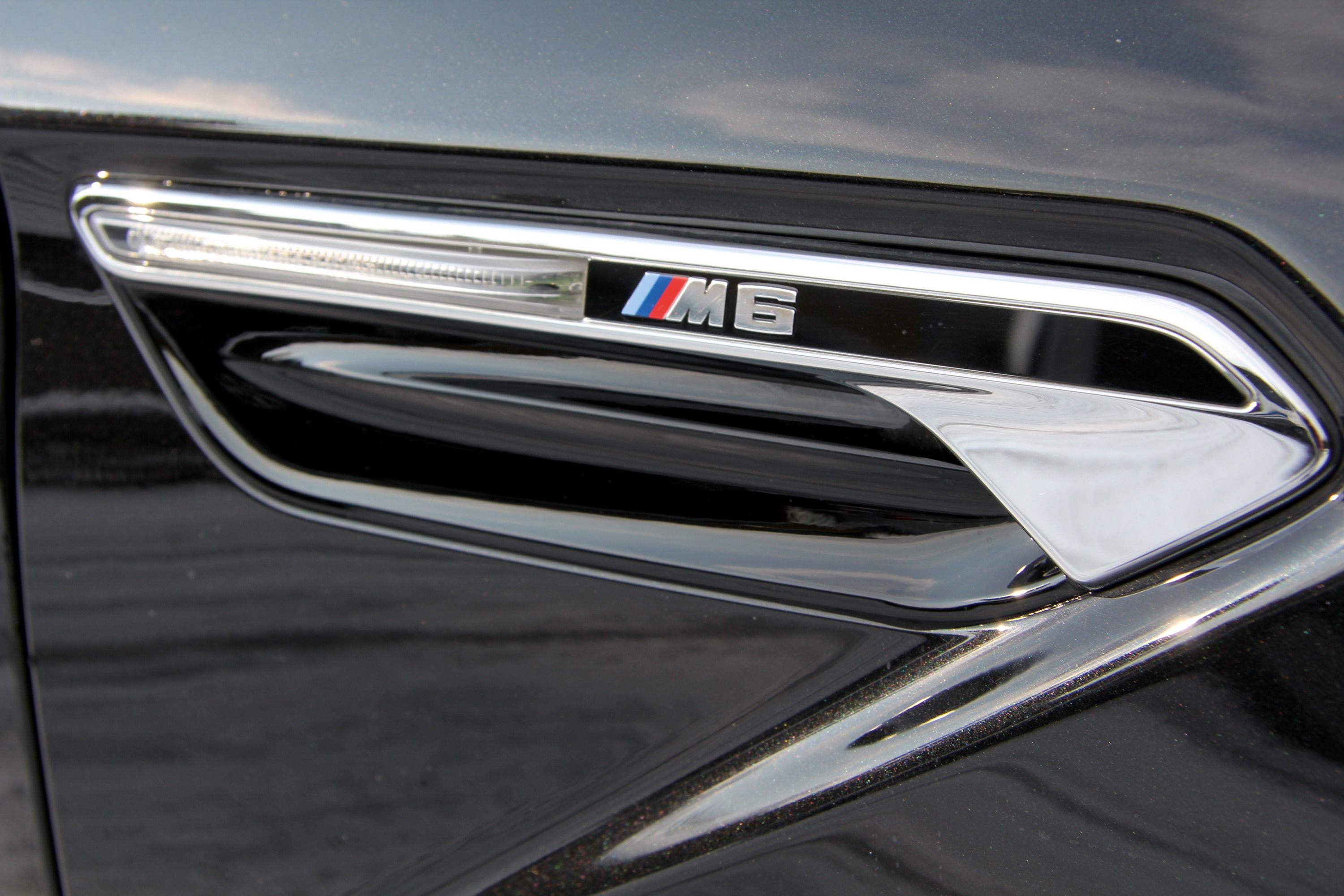 2013 BMW M6 by Manhart Racing