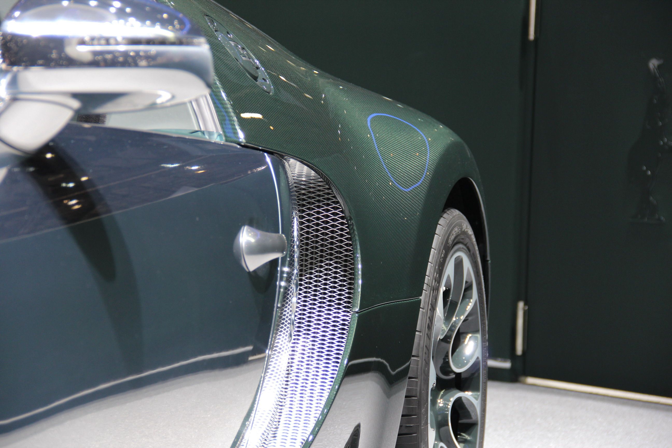 2013 Bugatti Veyron 16.4 Grand Sport Green Carbon