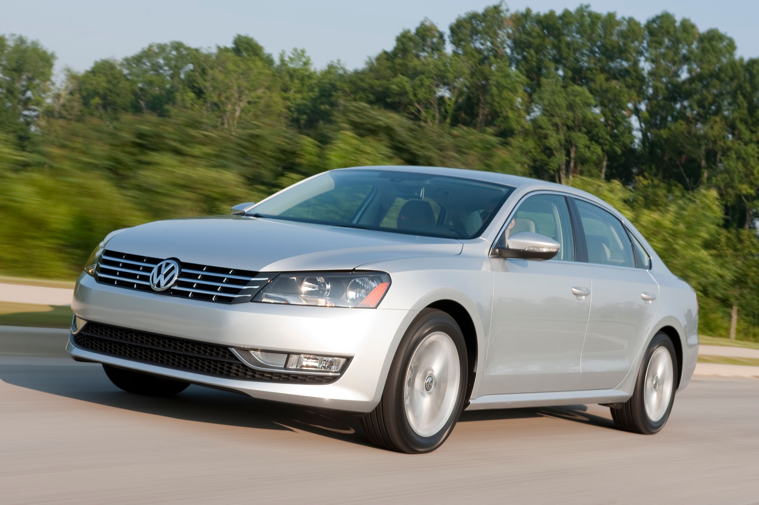 2013 Volkswagen Passat Wolfsburg Edition