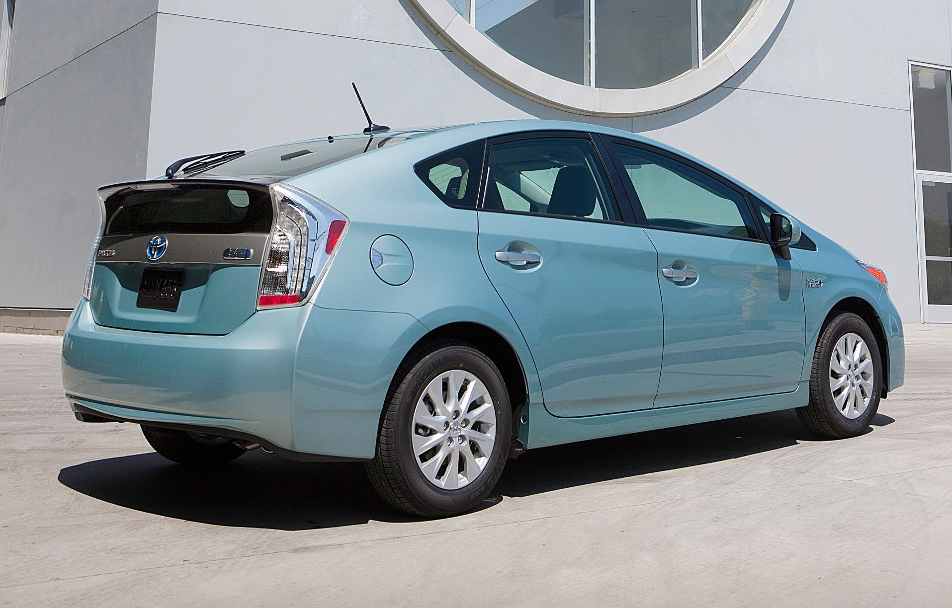 2013 Toyota Prius Plug-in Hybrid 