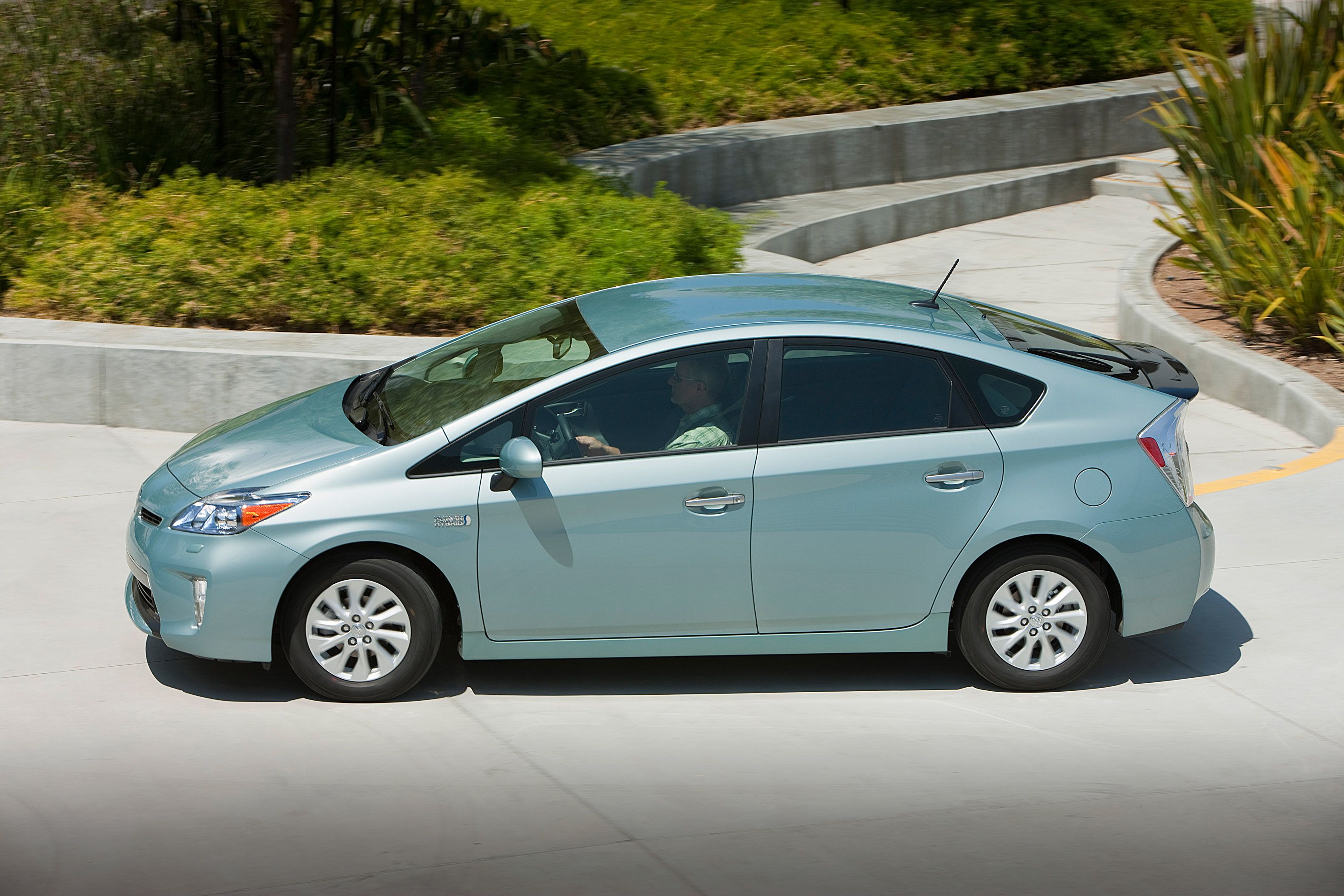 2013 Toyota Prius Plug-in Hybrid 