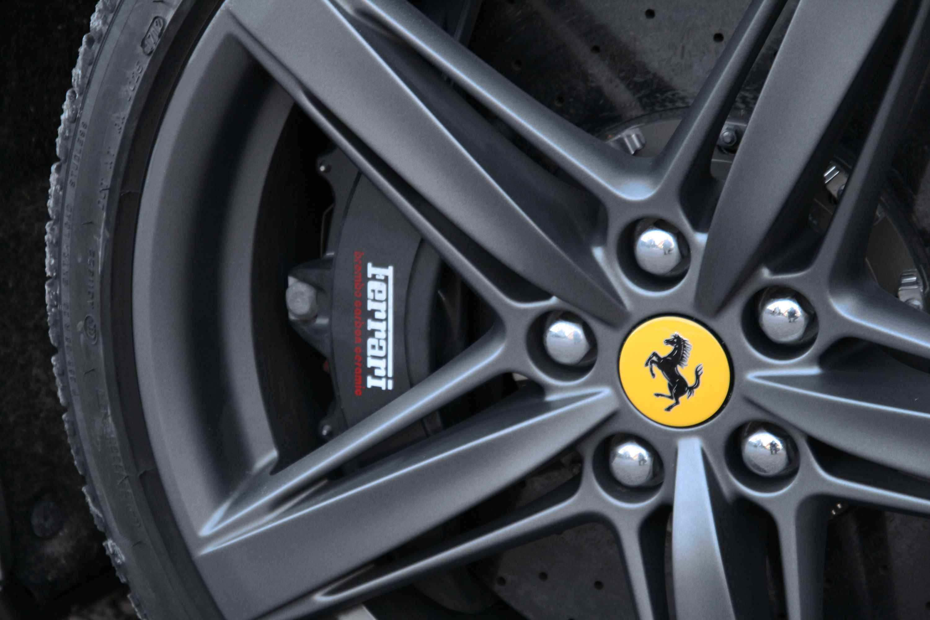 2013 Ferrari F12berlinetta by Cam Shaft