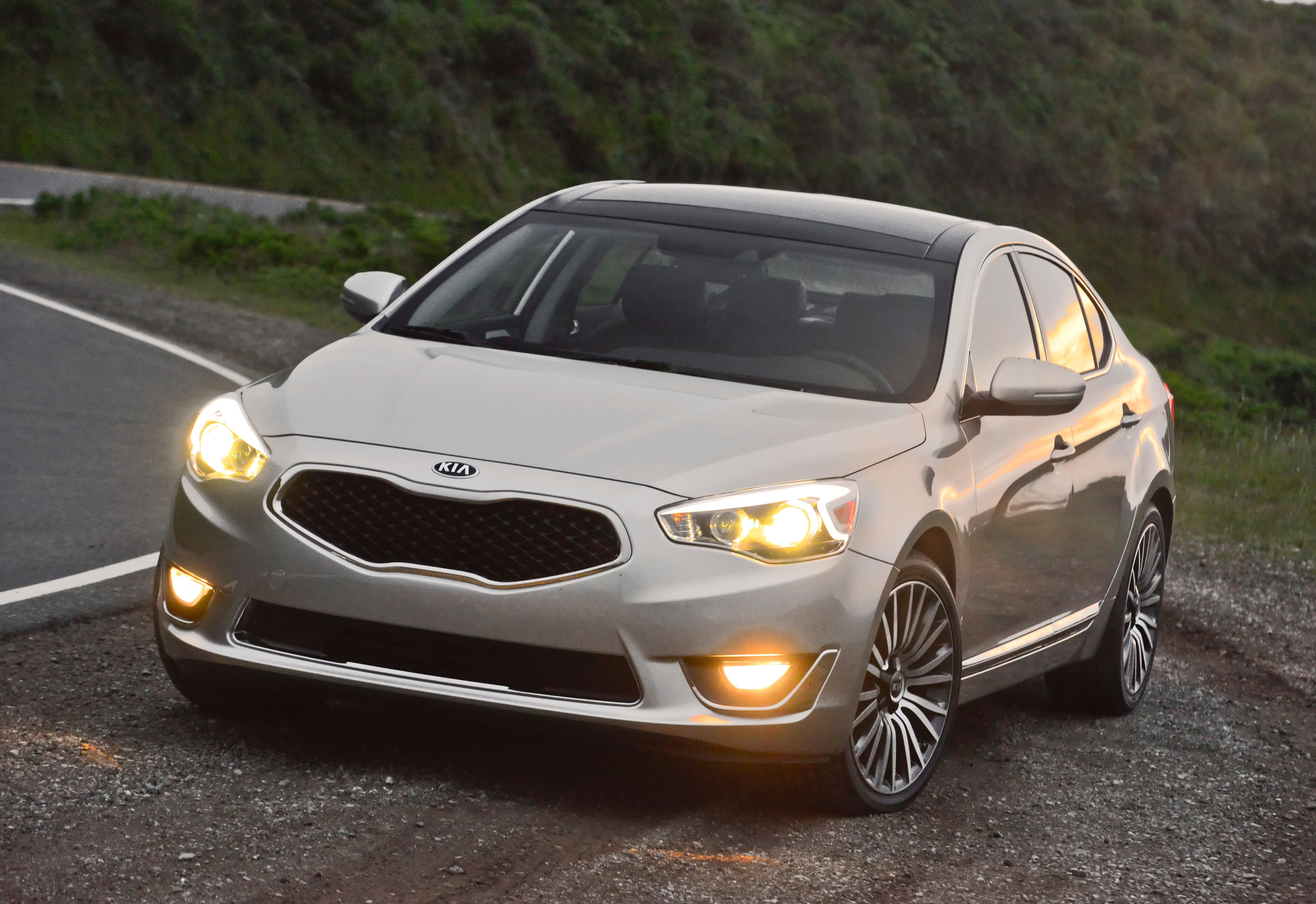 2014 - 2015 Kia Cadenza