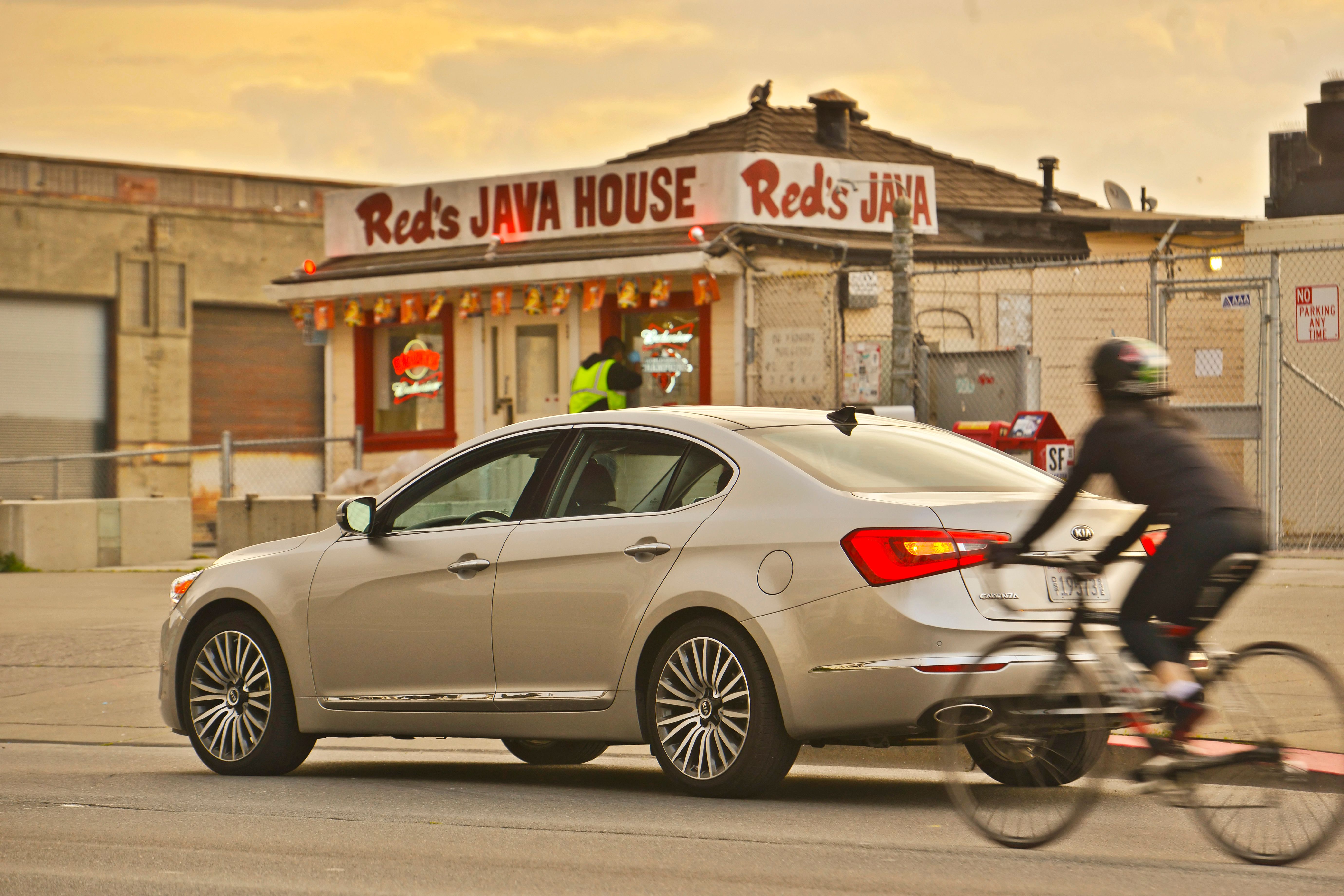 2014 - 2015 Kia Cadenza