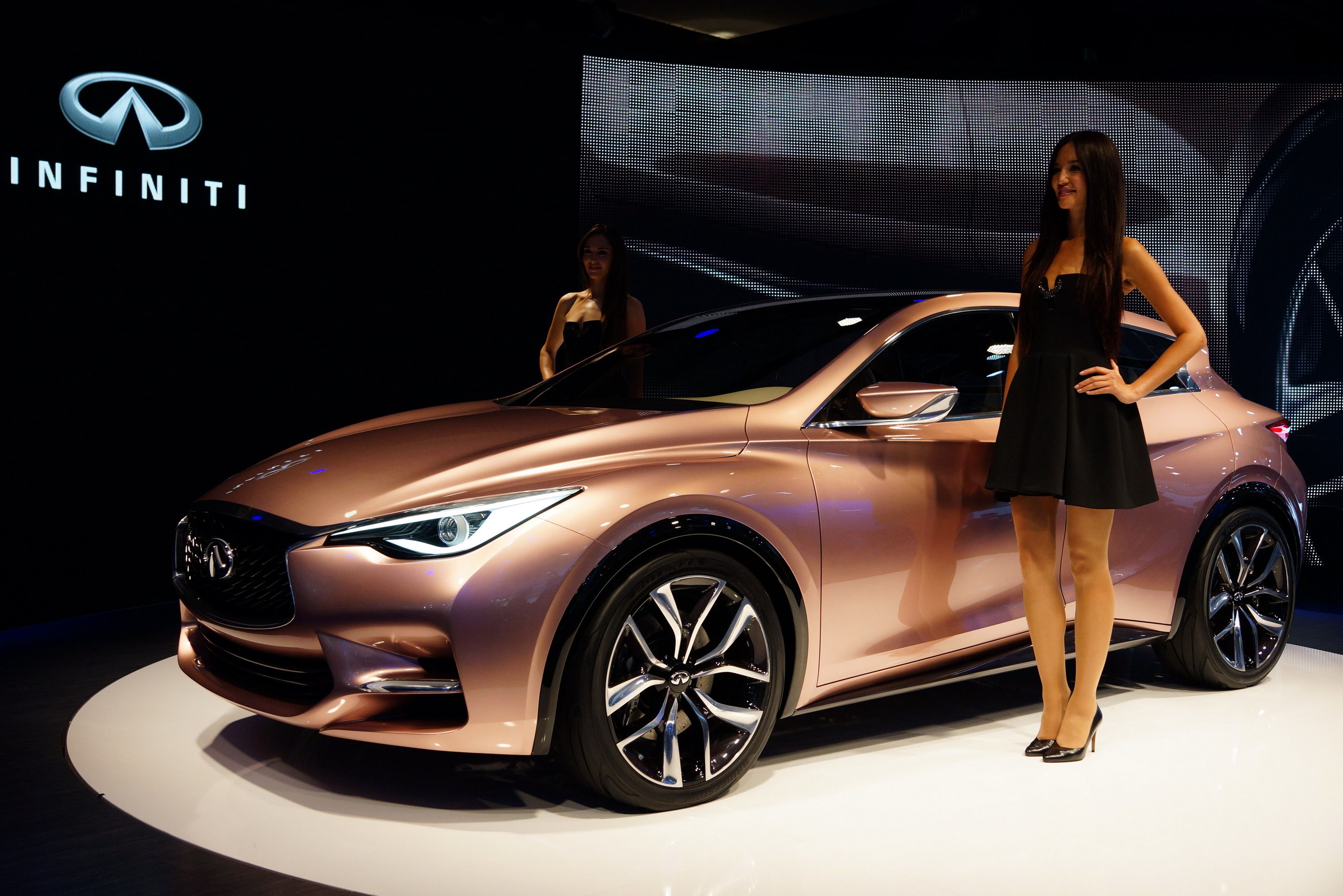 2013 Infiniti Q30 Concept