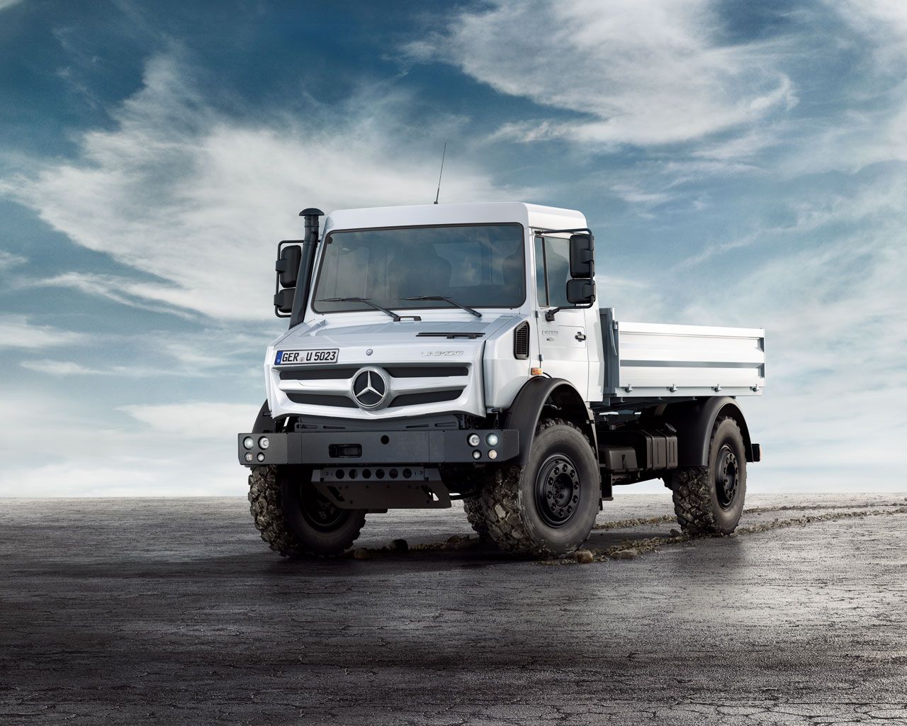 2014 Mercedes-Benz Unimog U5023