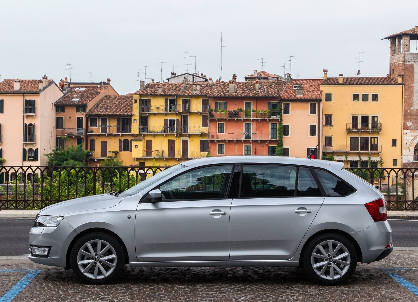 2014 - 2015 2014 Skoda Rapid Spaceback