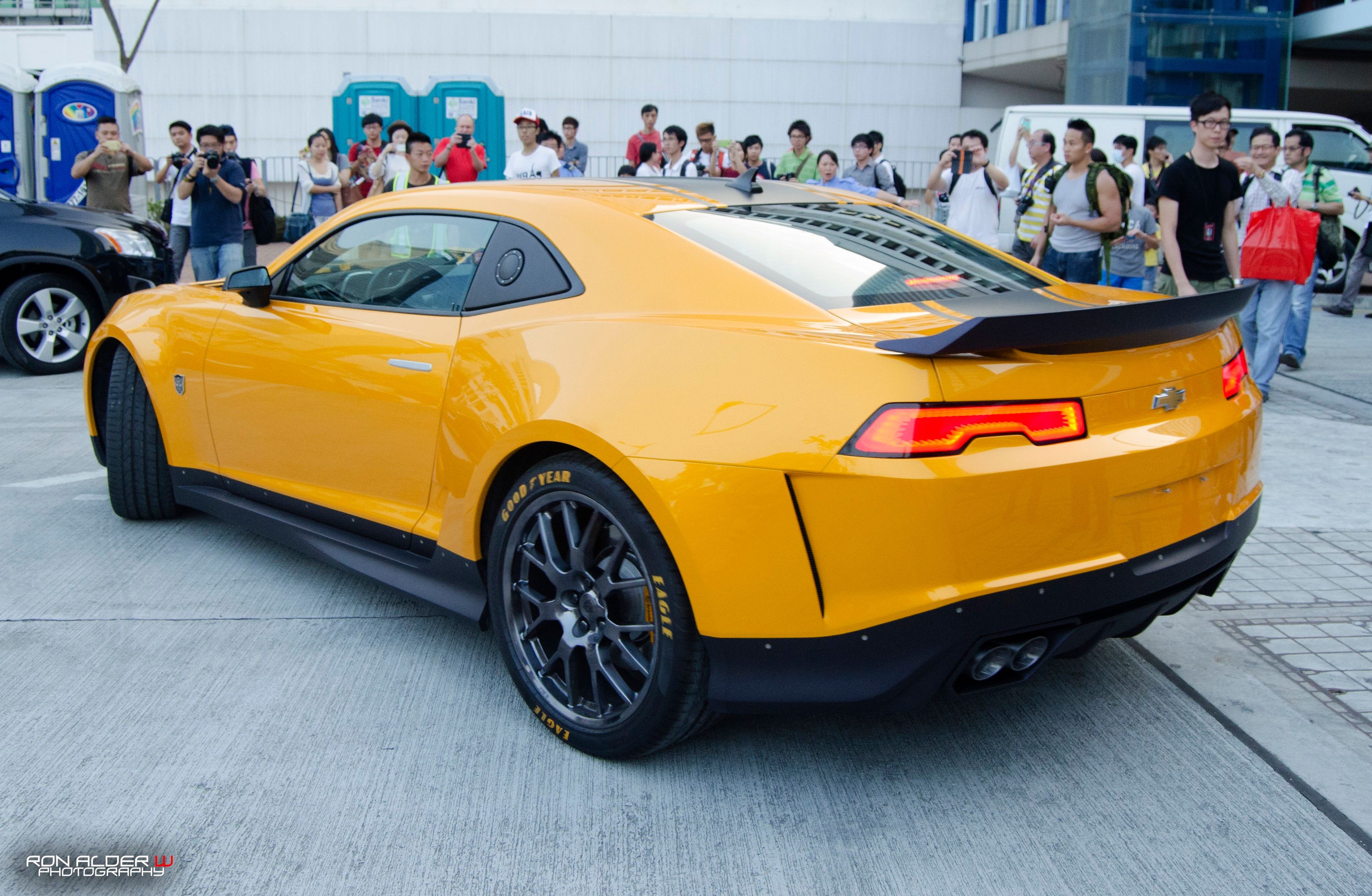 Chevrolet Camaro 2021 Бамблби