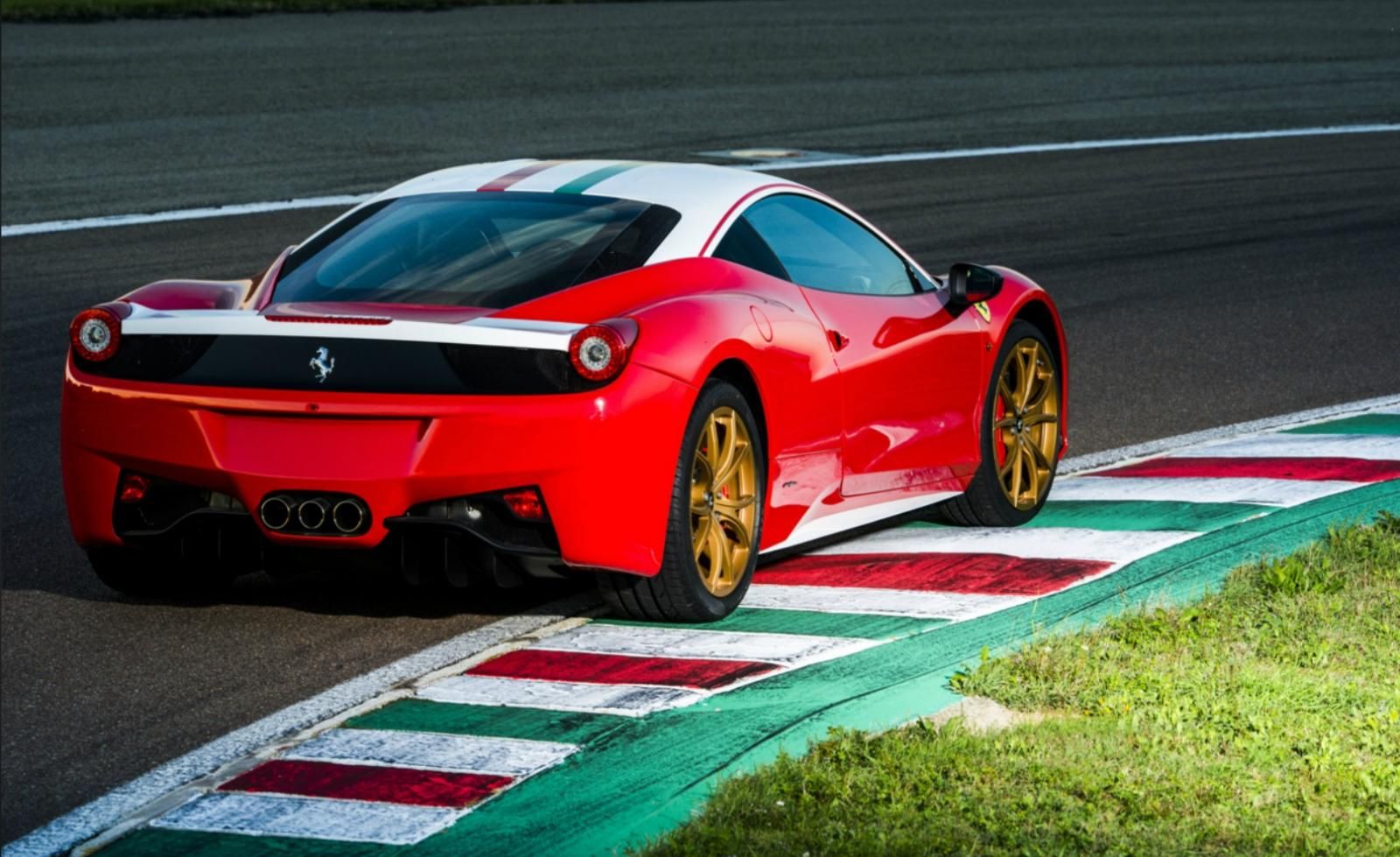 2013 Ferrari 458 Italia Niki Lauda Edition