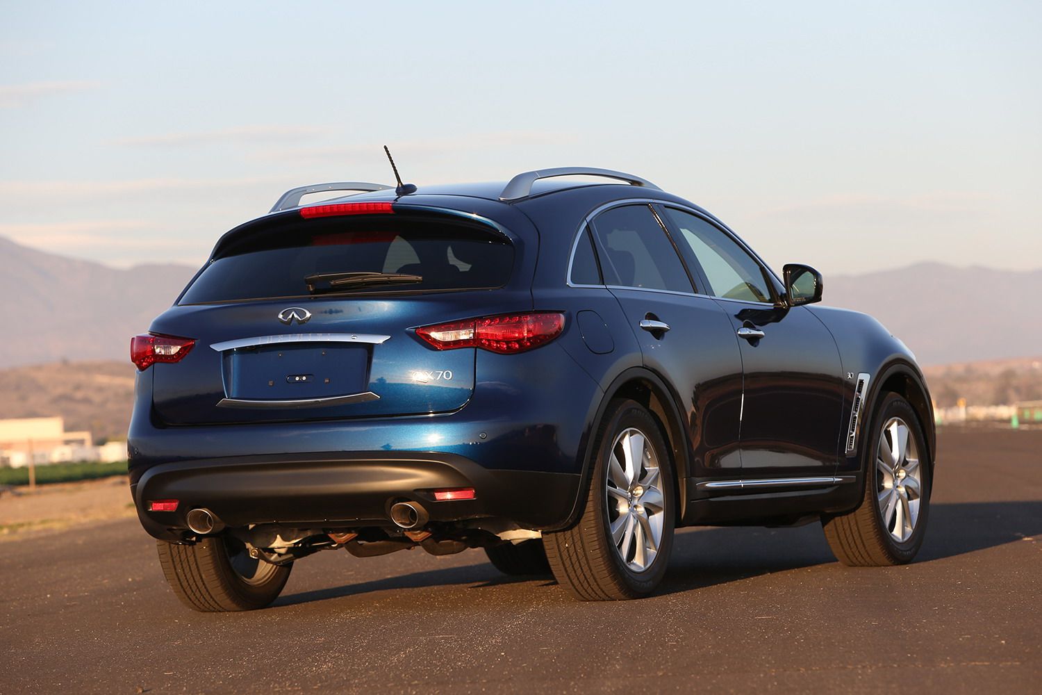 2014 - 2015 Infiniti QX70