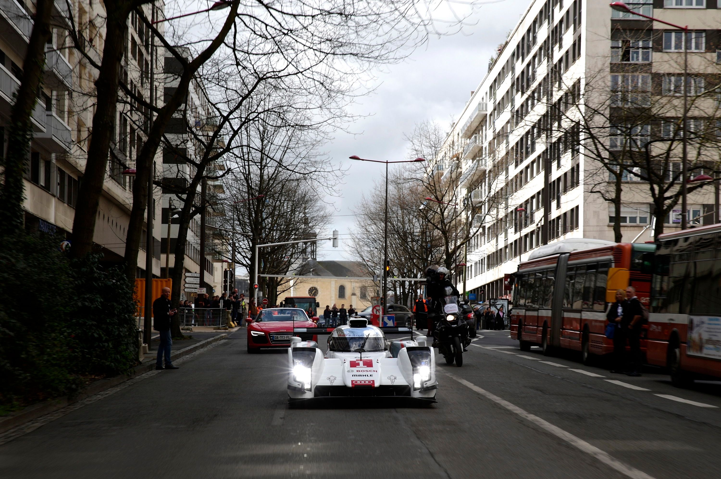 2014  Audi R18 e-tron quattro LMP1