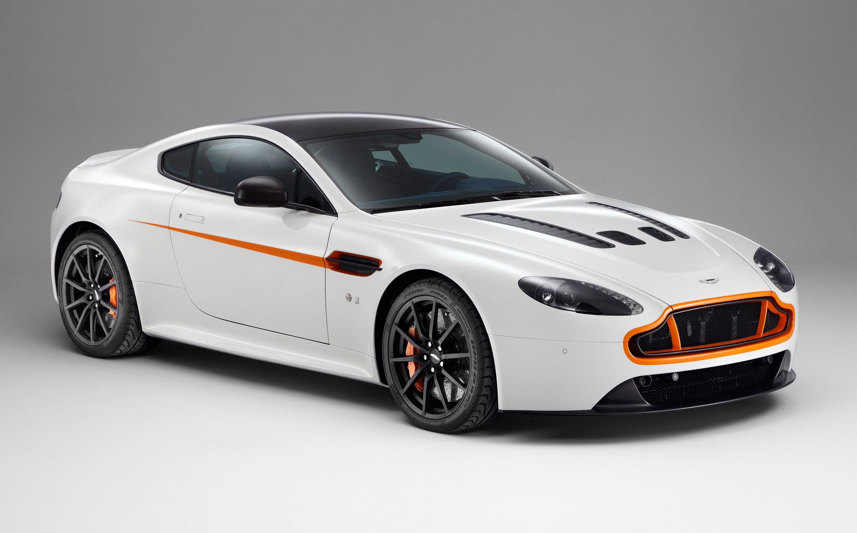 2014 Q by Aston Martin V12 Vantage S