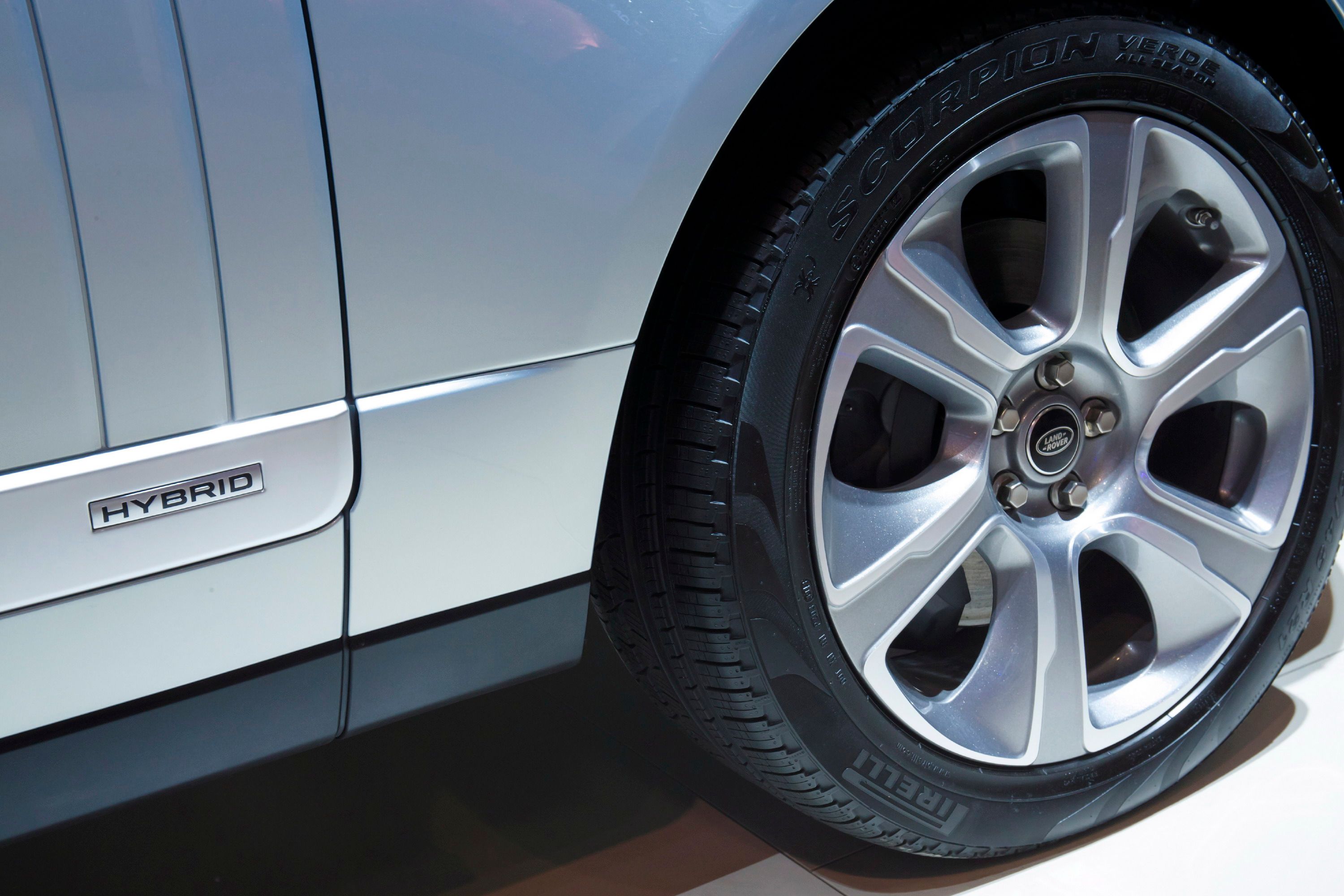 2014 Land Rover Range Rover Hybrid Long Wheelbase