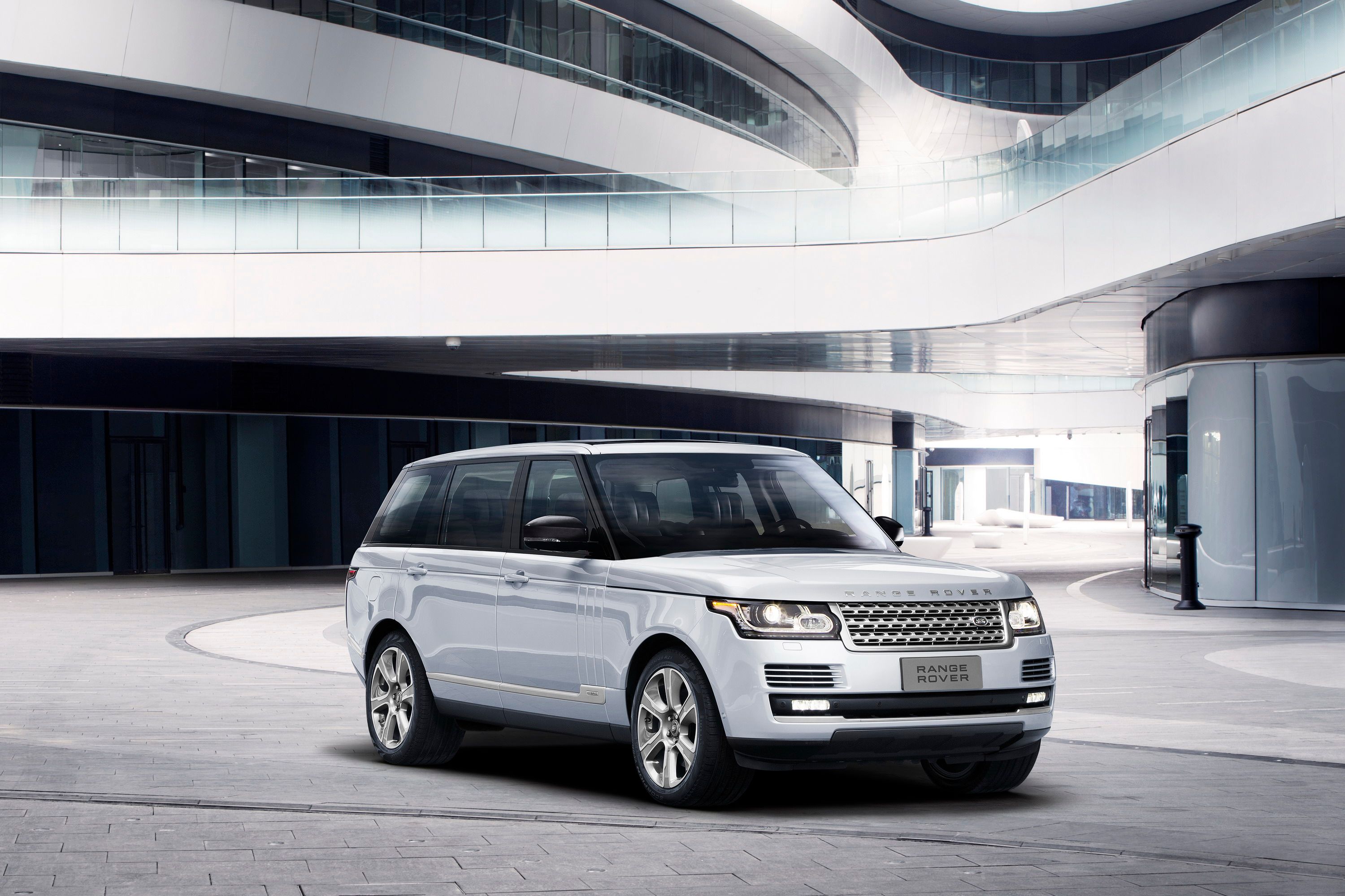 2014 Land Rover Range Rover Hybrid Long Wheelbase