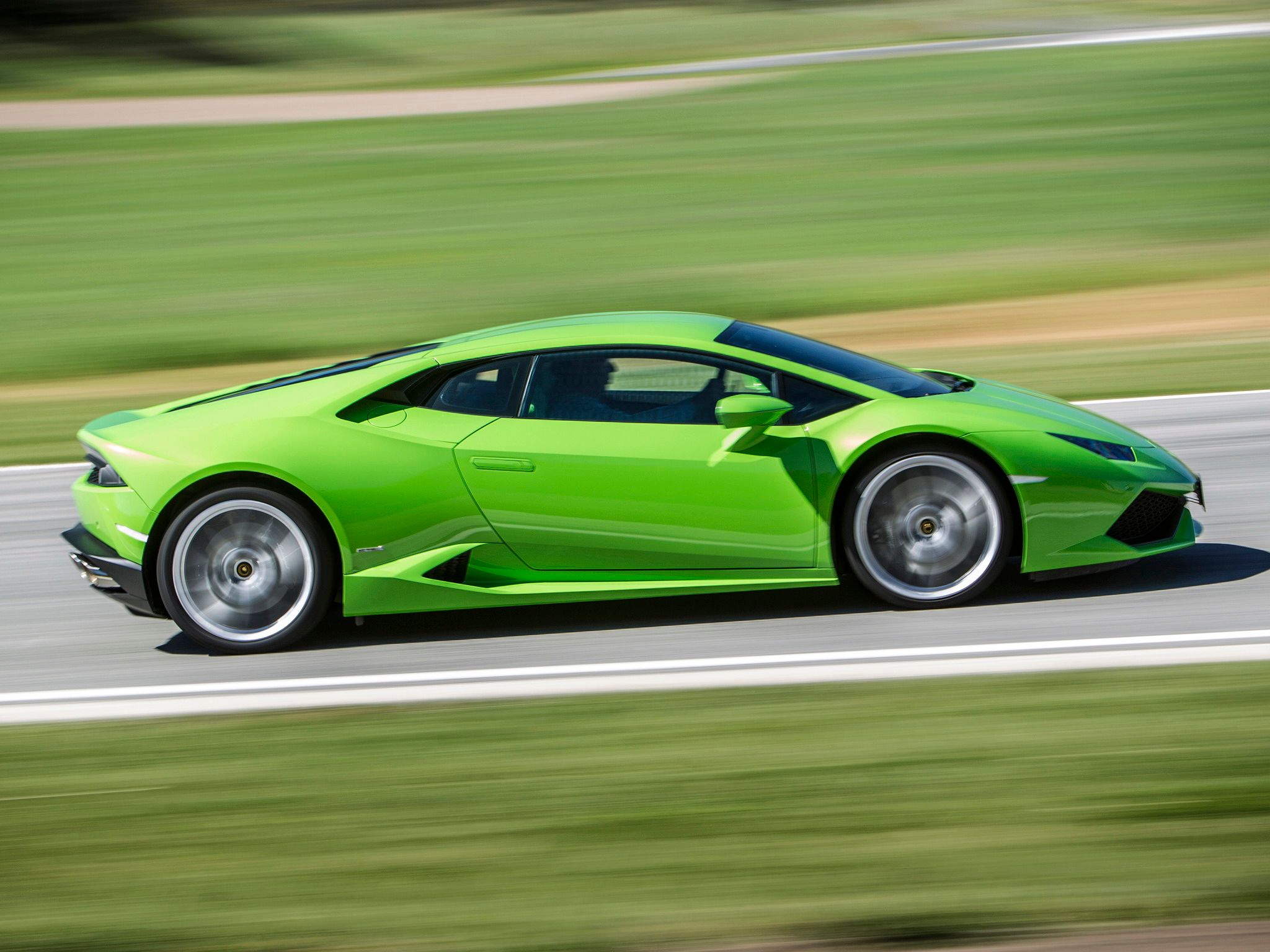 2015 - 2016 Lamborghini Huracán LP 610-4