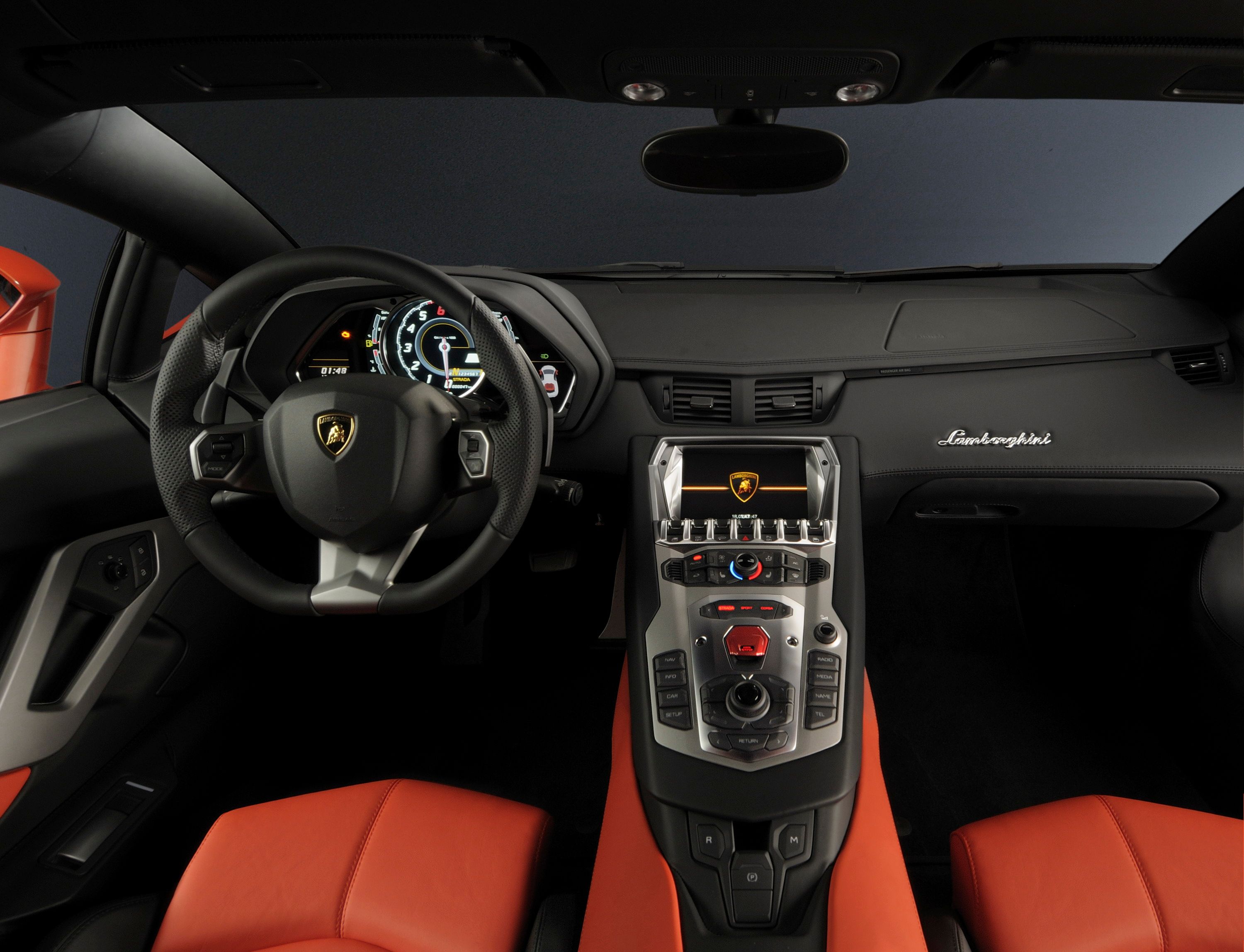 2013 Lamborghini Aventador LP 700-4