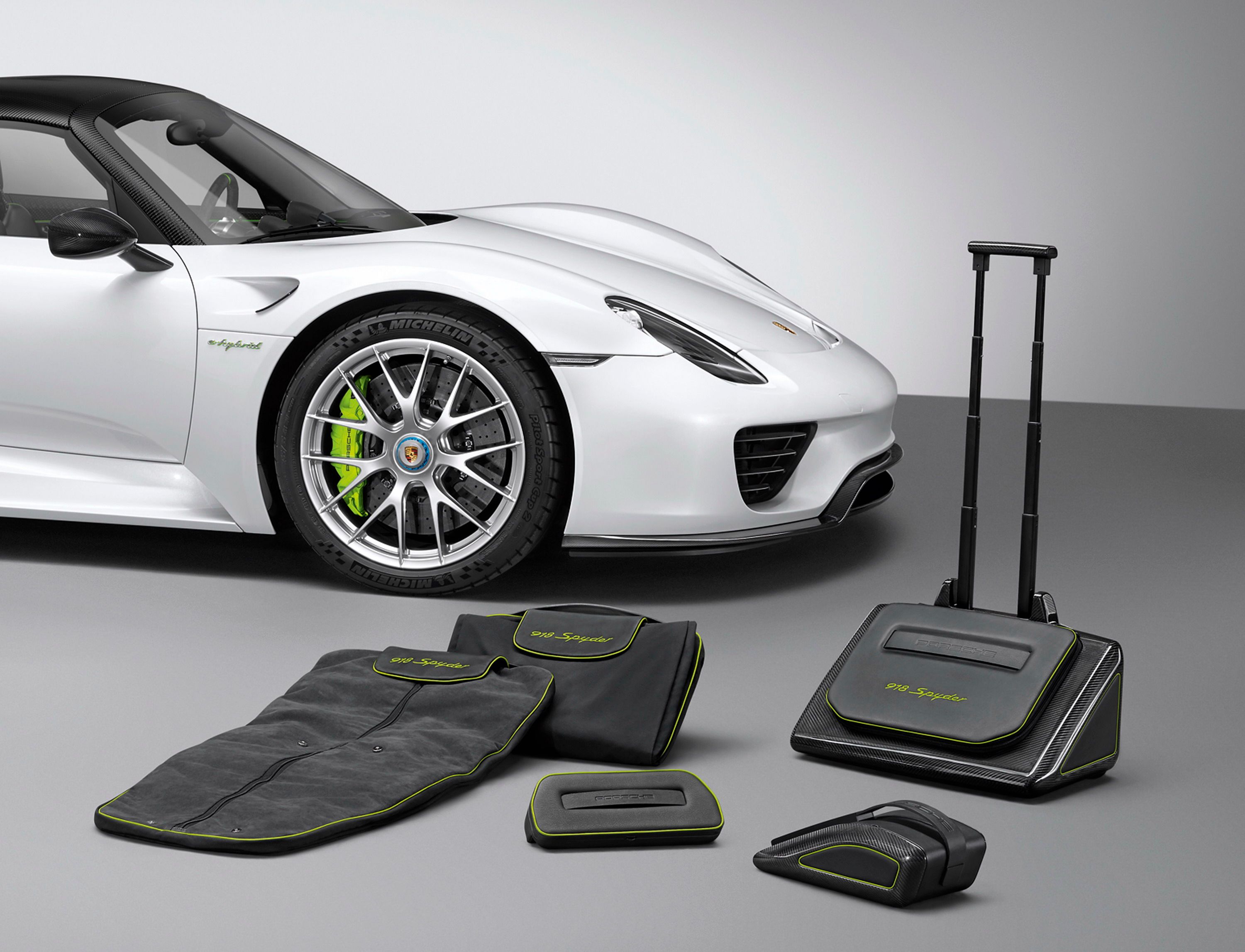 porsche-918-spyder-l.jpg
