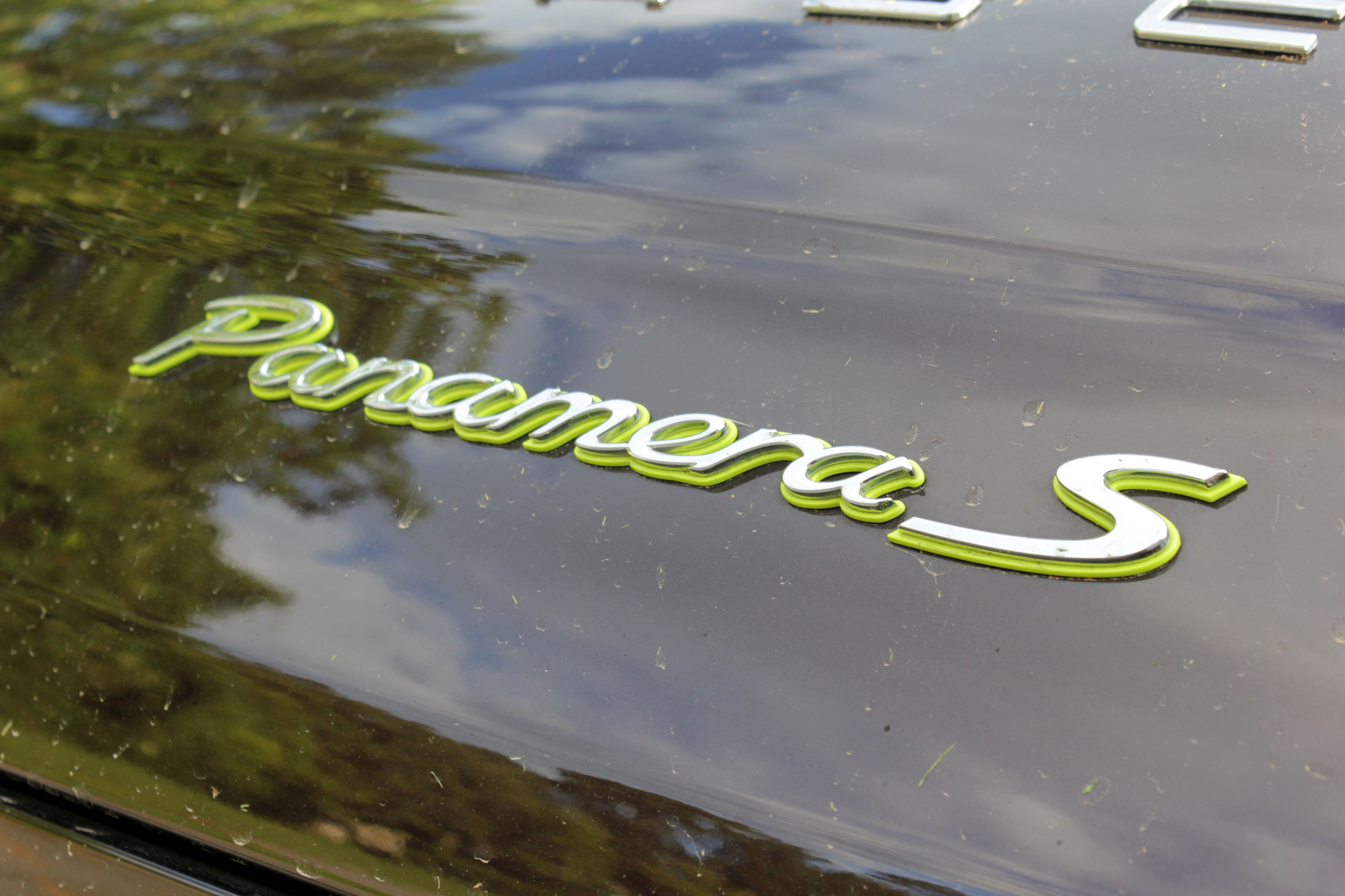 2015 Porsche Panamera S E-Hybrid - Driven