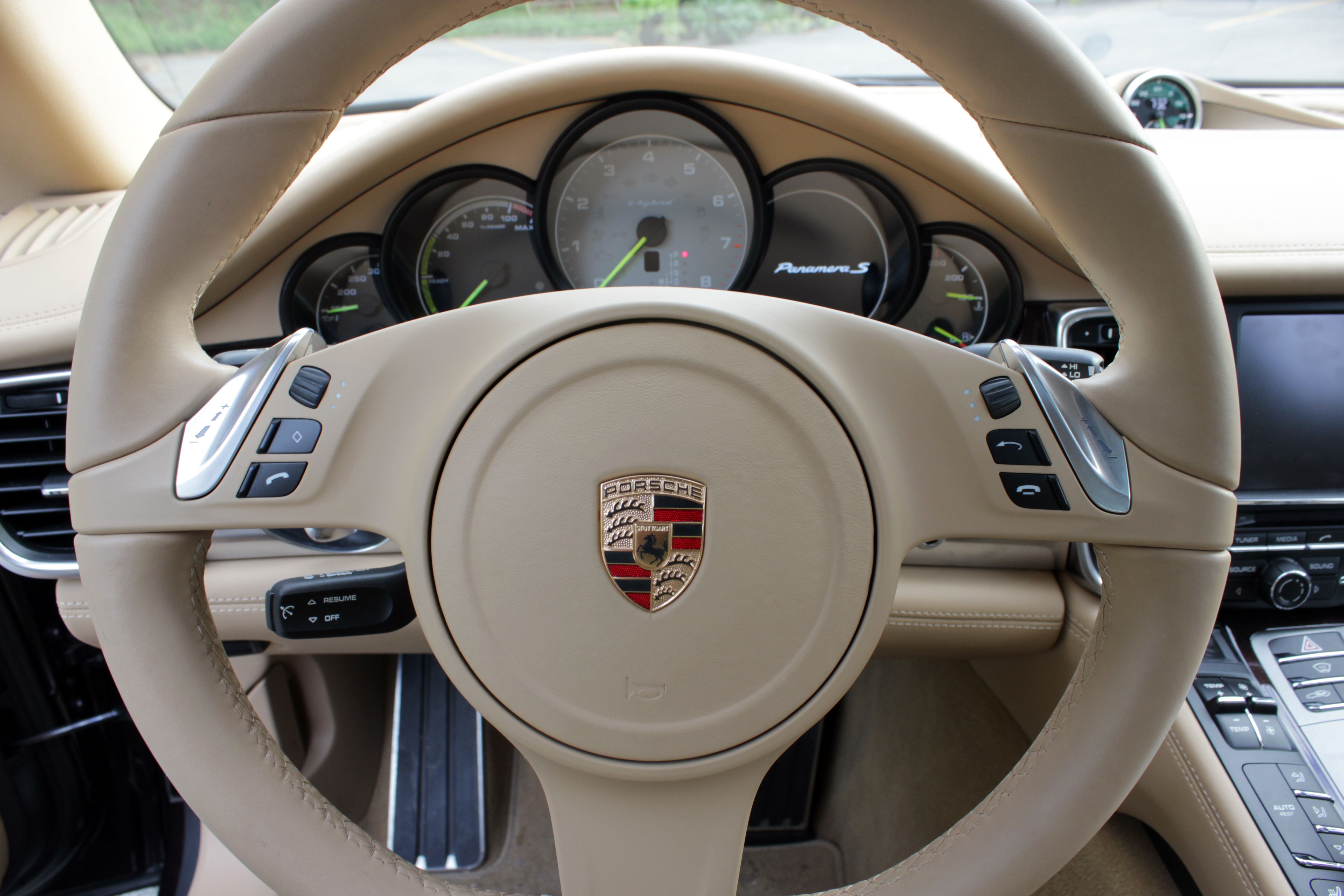 2015 Porsche Panamera S E-Hybrid - Driven