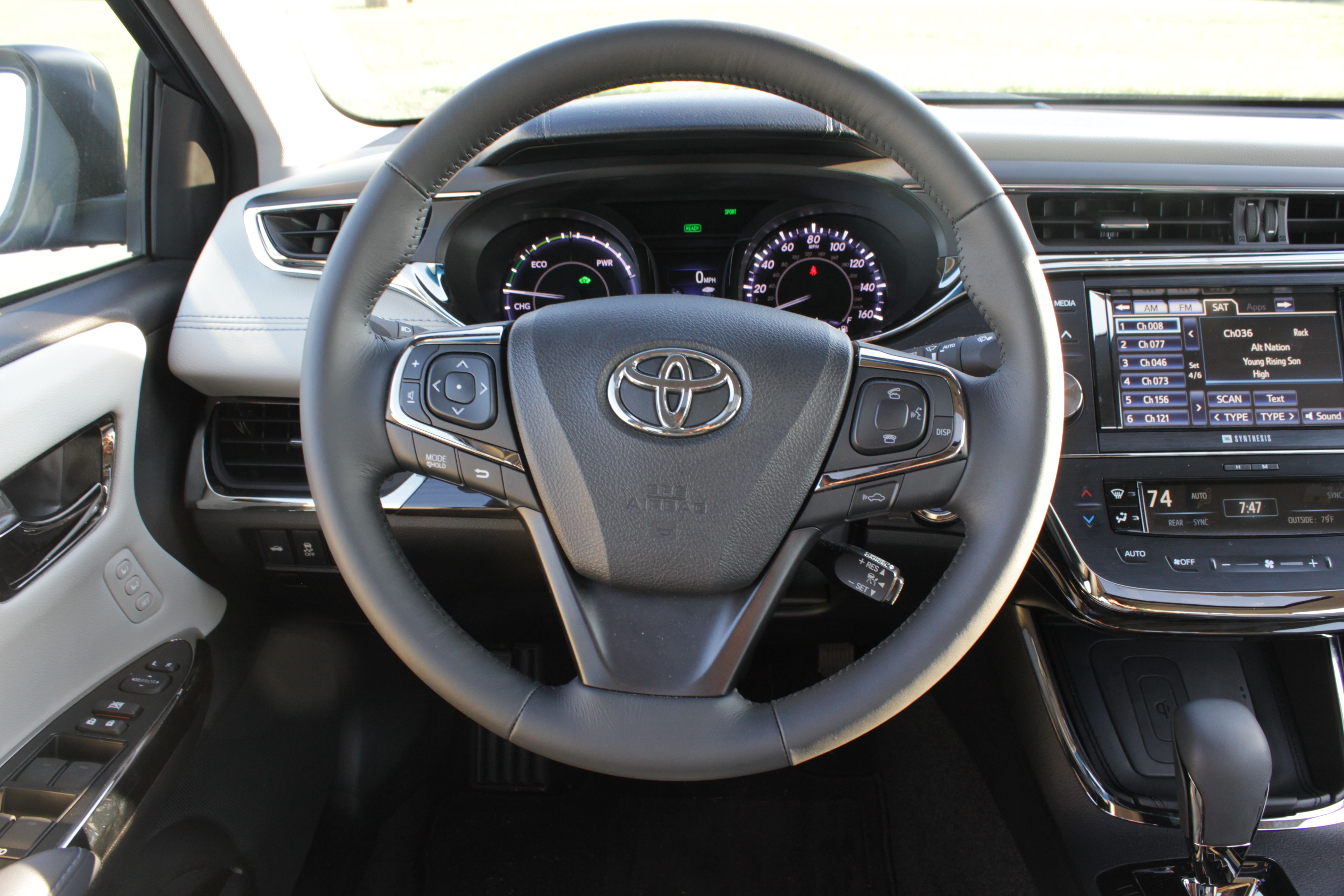 2014 Toyota Avalon Hybrid - Driven