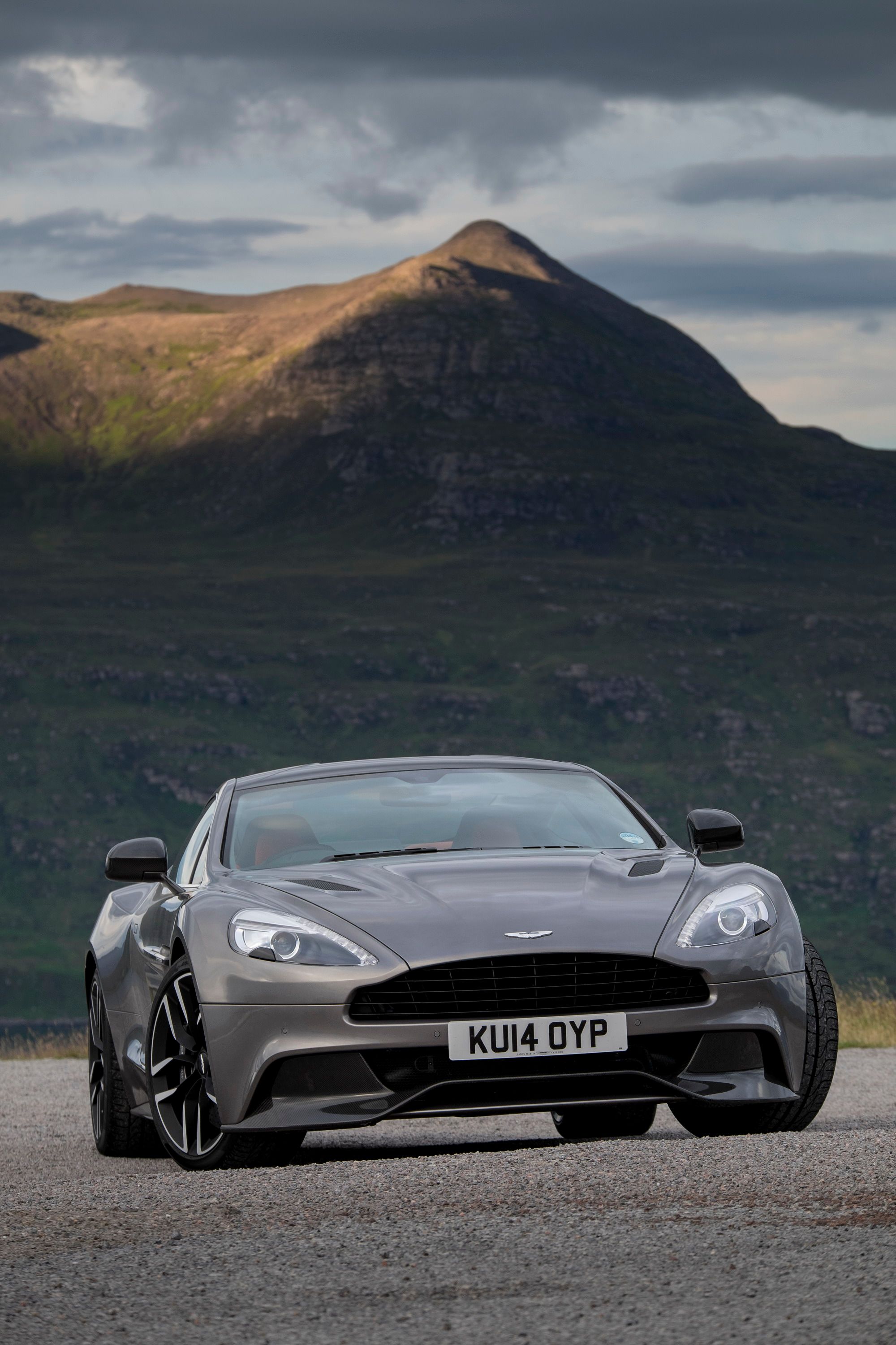 2014 - 2015 Aston Martin Vanquish