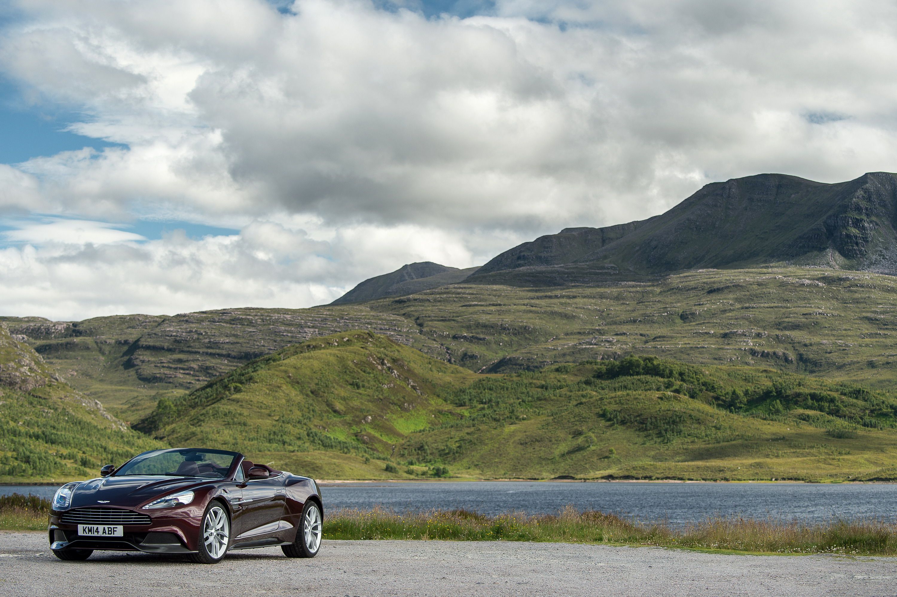 2014 - 2015 Aston Martin Vanquish Volante