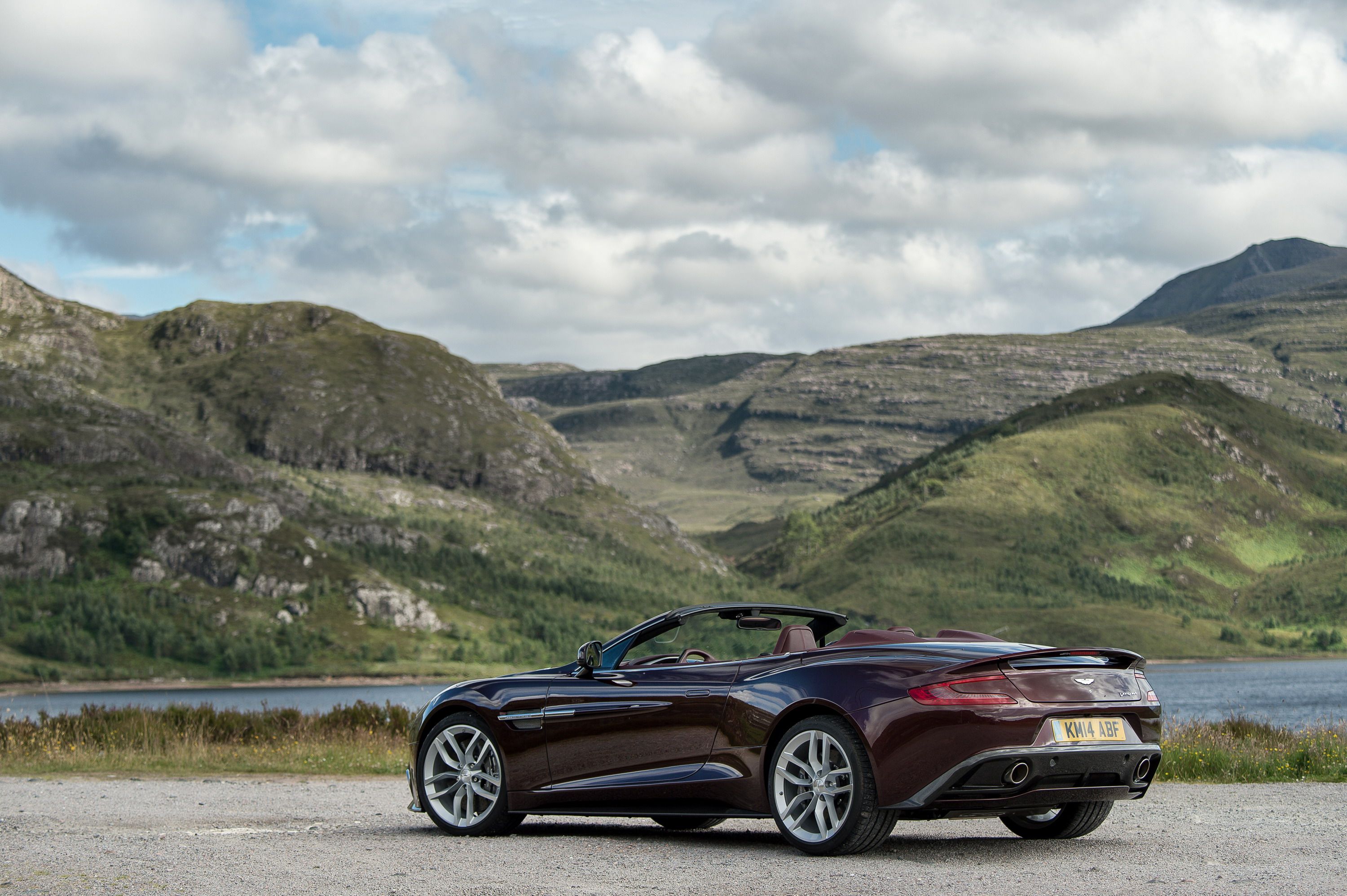 2014 - 2015 Aston Martin Vanquish Volante