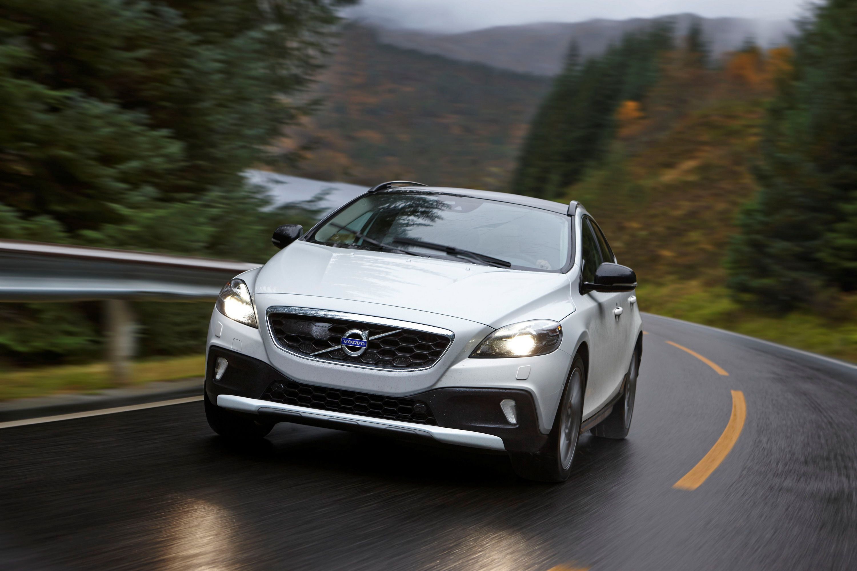 2013 - 2015 Volvo V40 Cross Country