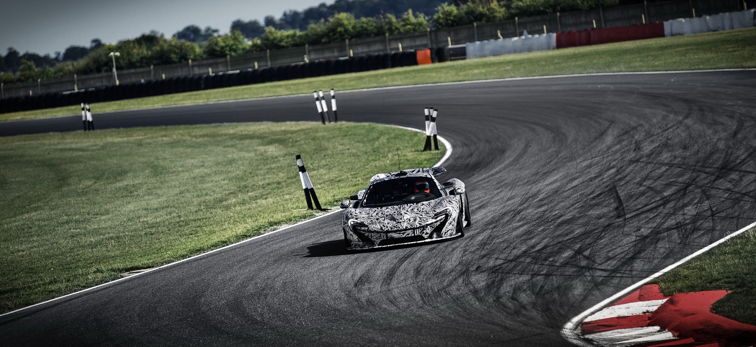 2016 McLaren P1 GTR