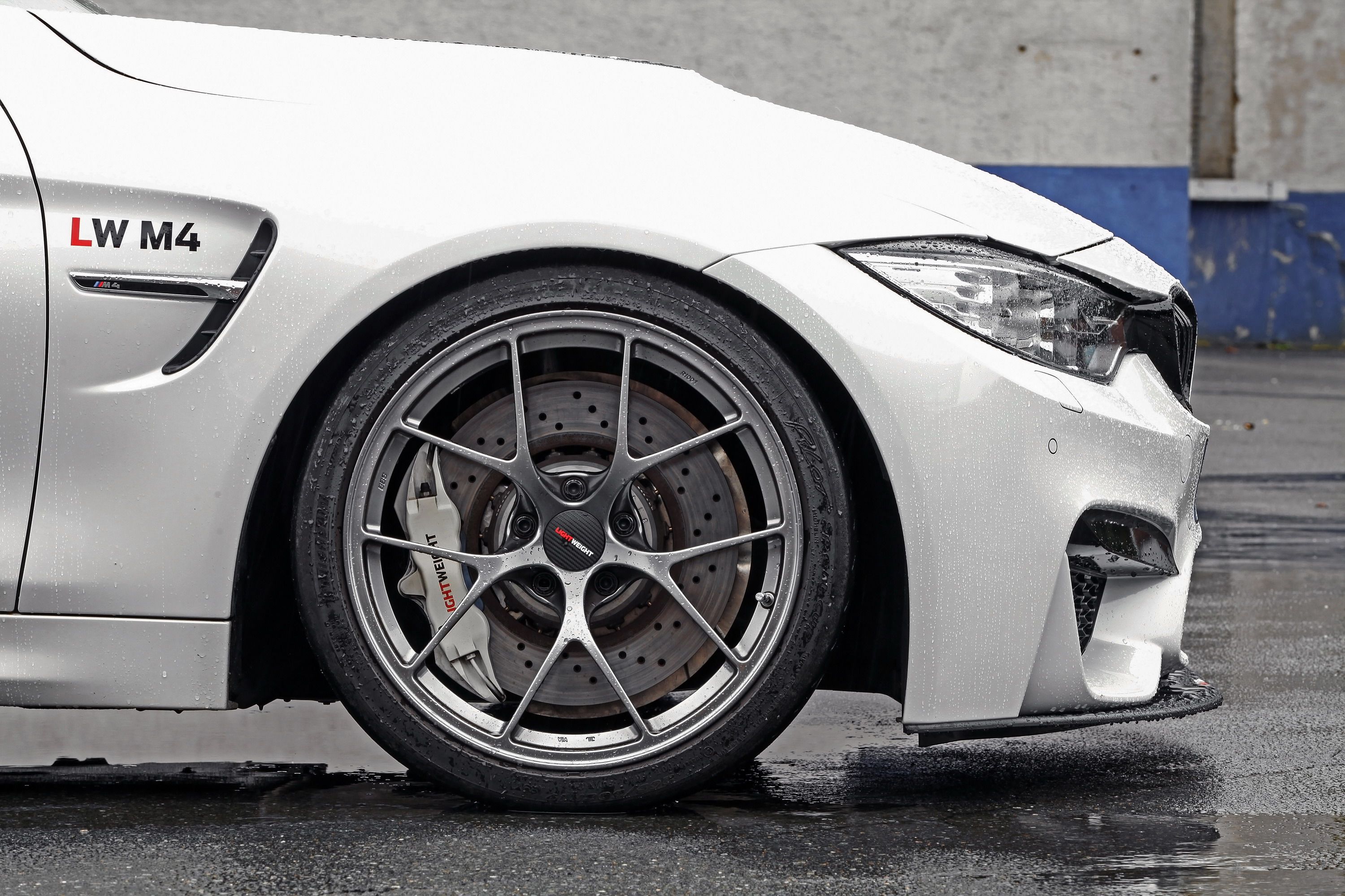 2014 BMW M4 By Lightweight