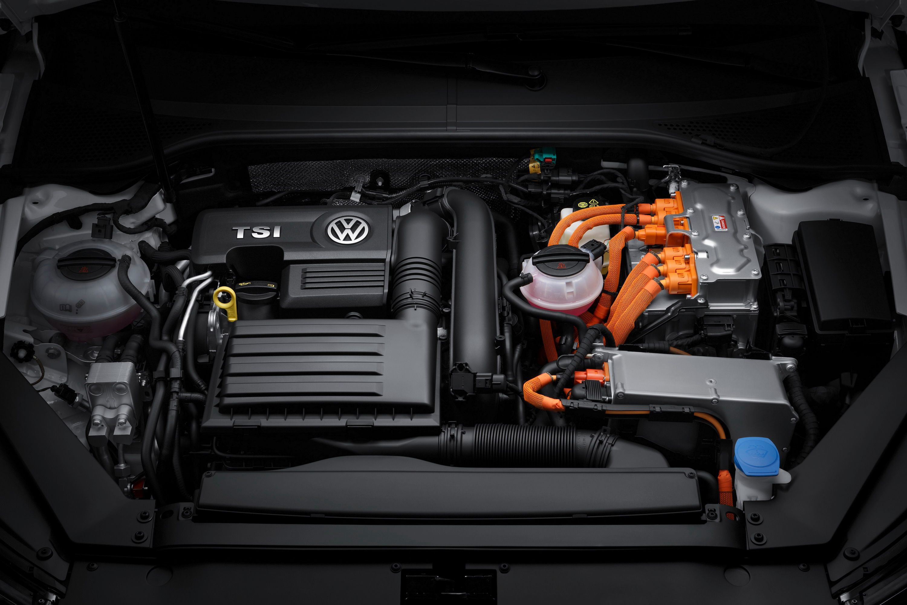 2015 - 2017 Volkswagen Passat GTE