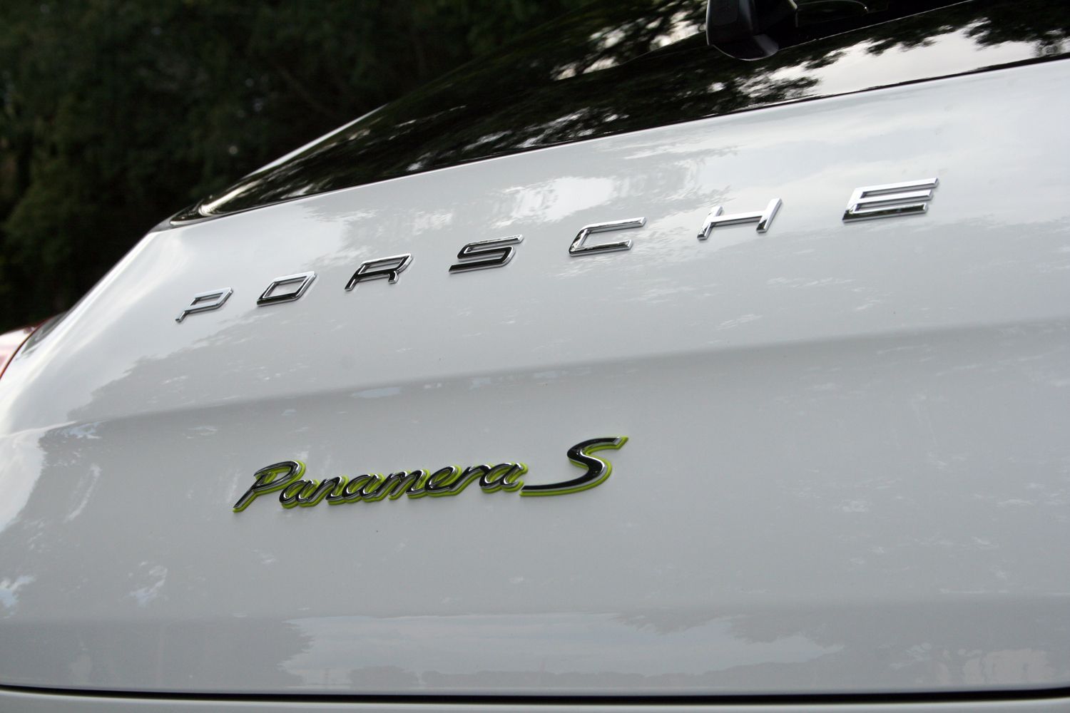 2014 Porsche Panamera S E-Hybrid - Driven