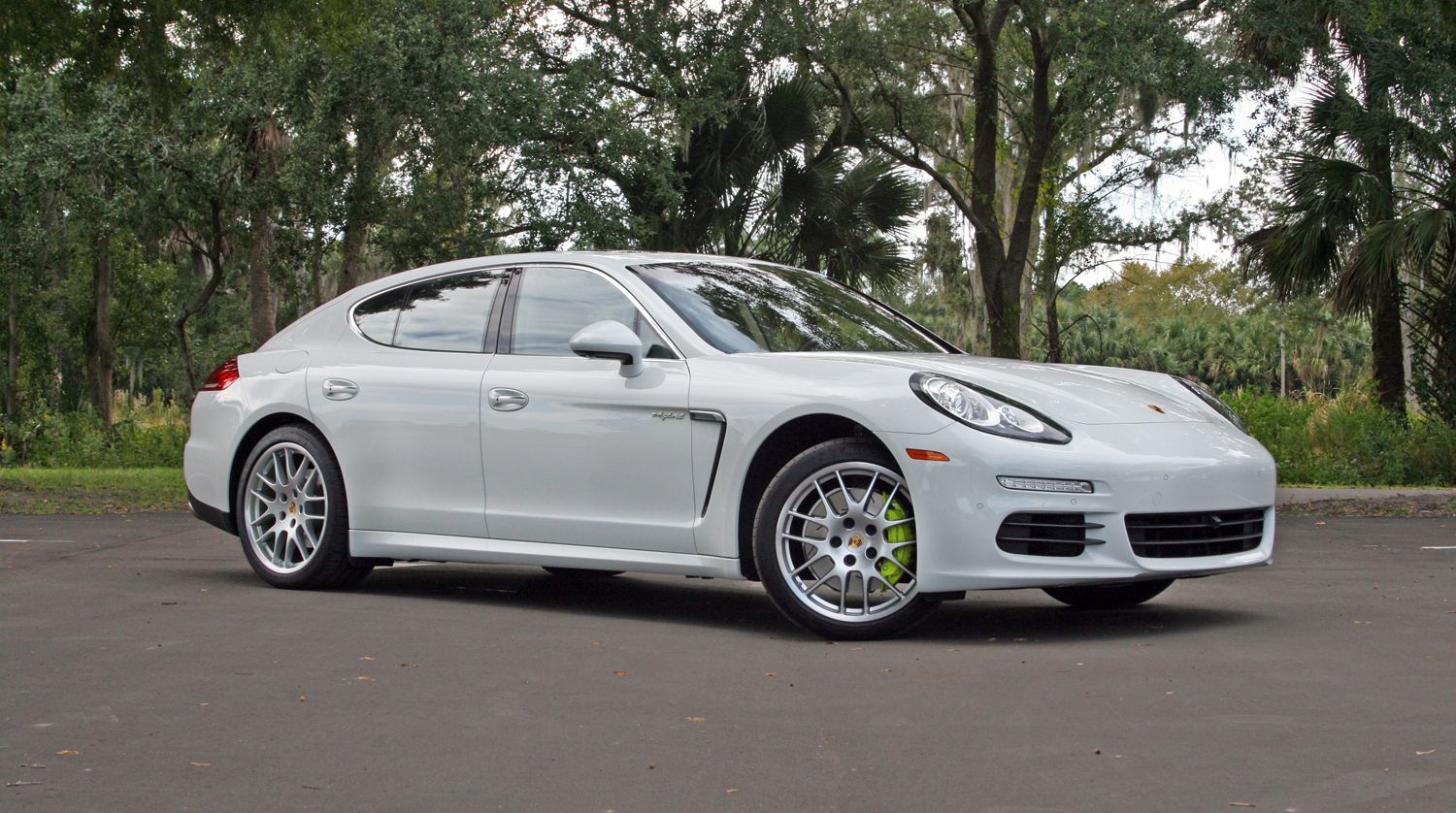  Mark McNabb spent a week with the Panamera S E-Hybrid. Find out what he thought here. 
