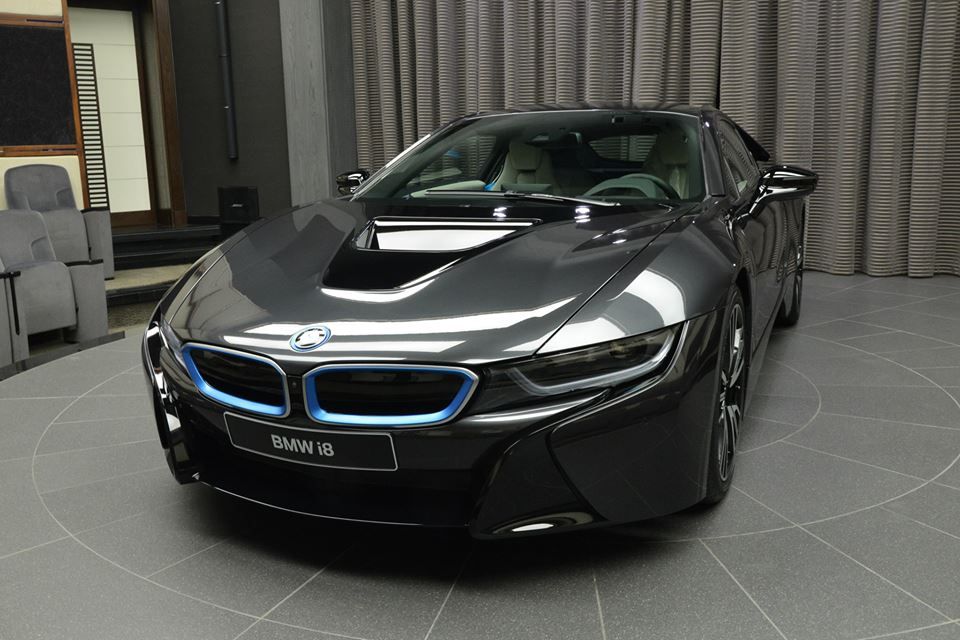 Gray BMW i8