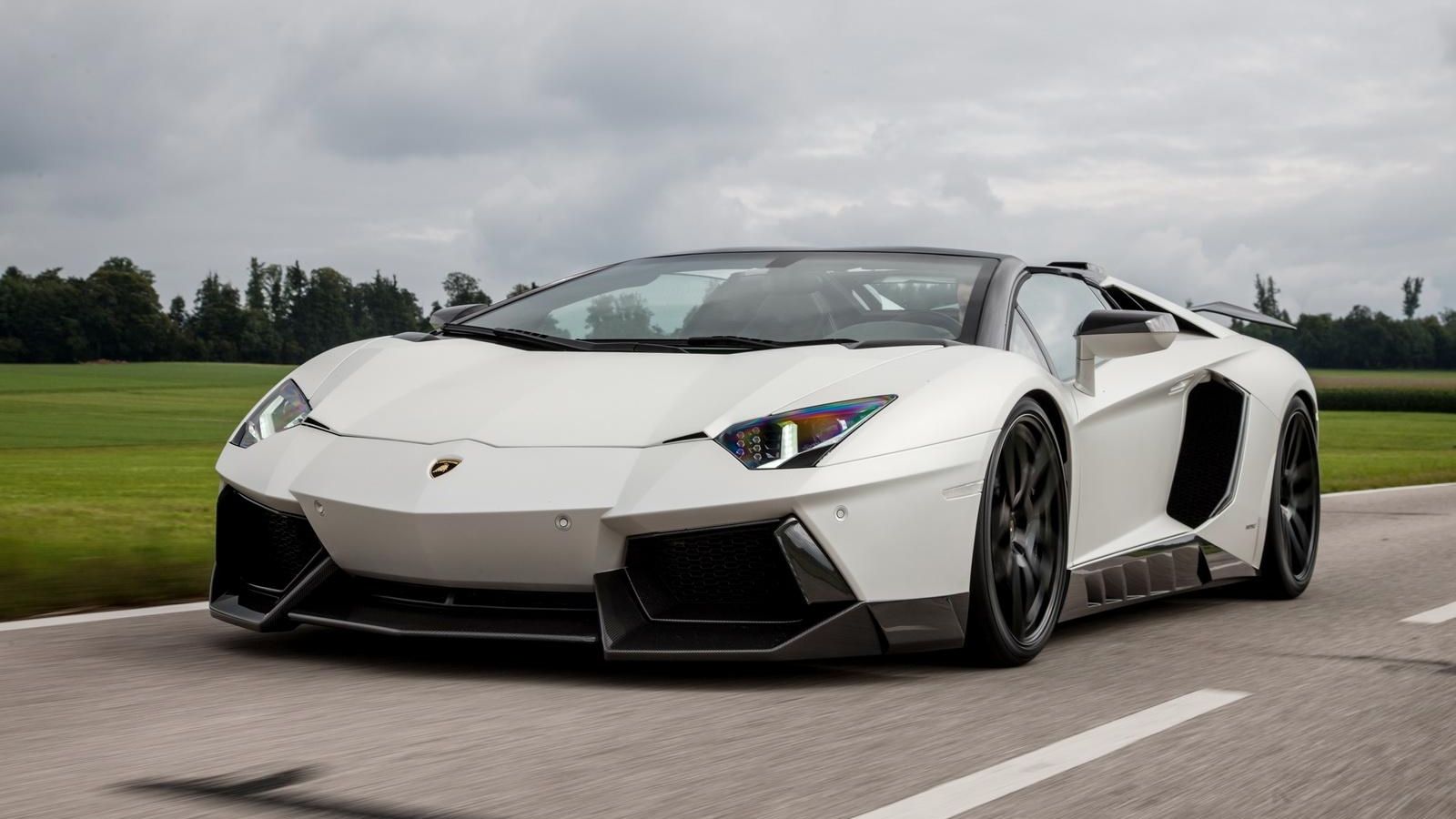  A light engine tune and tons of body work from Novitec Torado makes the Aventador Roadster look even meaner. 