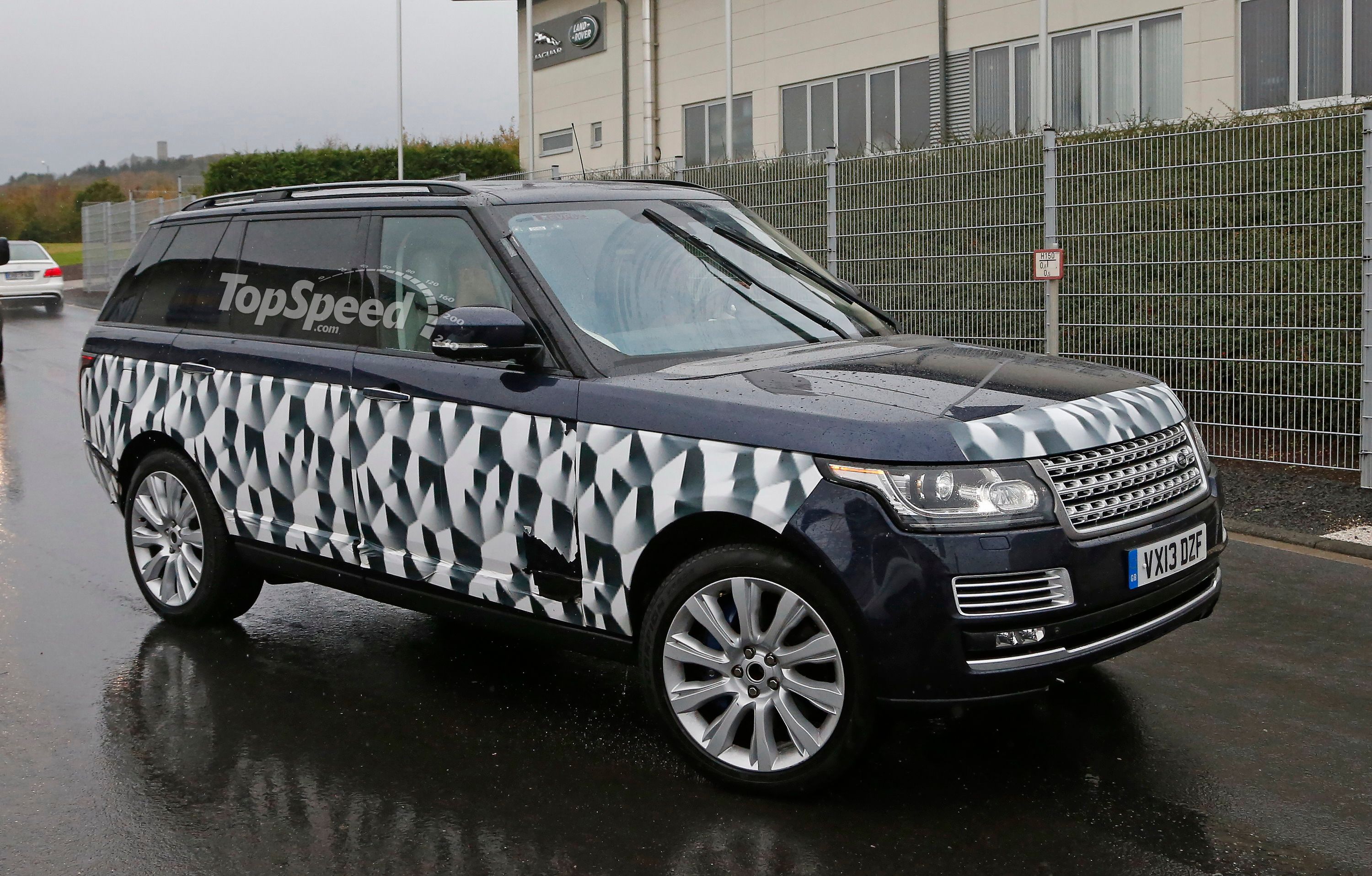 2015 Land Rover Range Rover LWB SVR