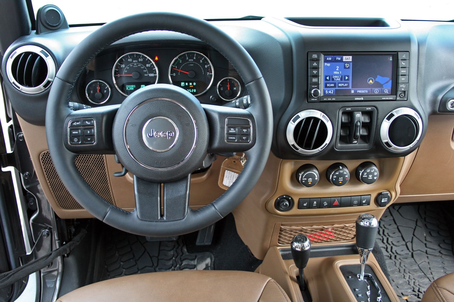 2014 Toyota 4Runner TRD Pro vs. Jeep Wrangler Unlimited