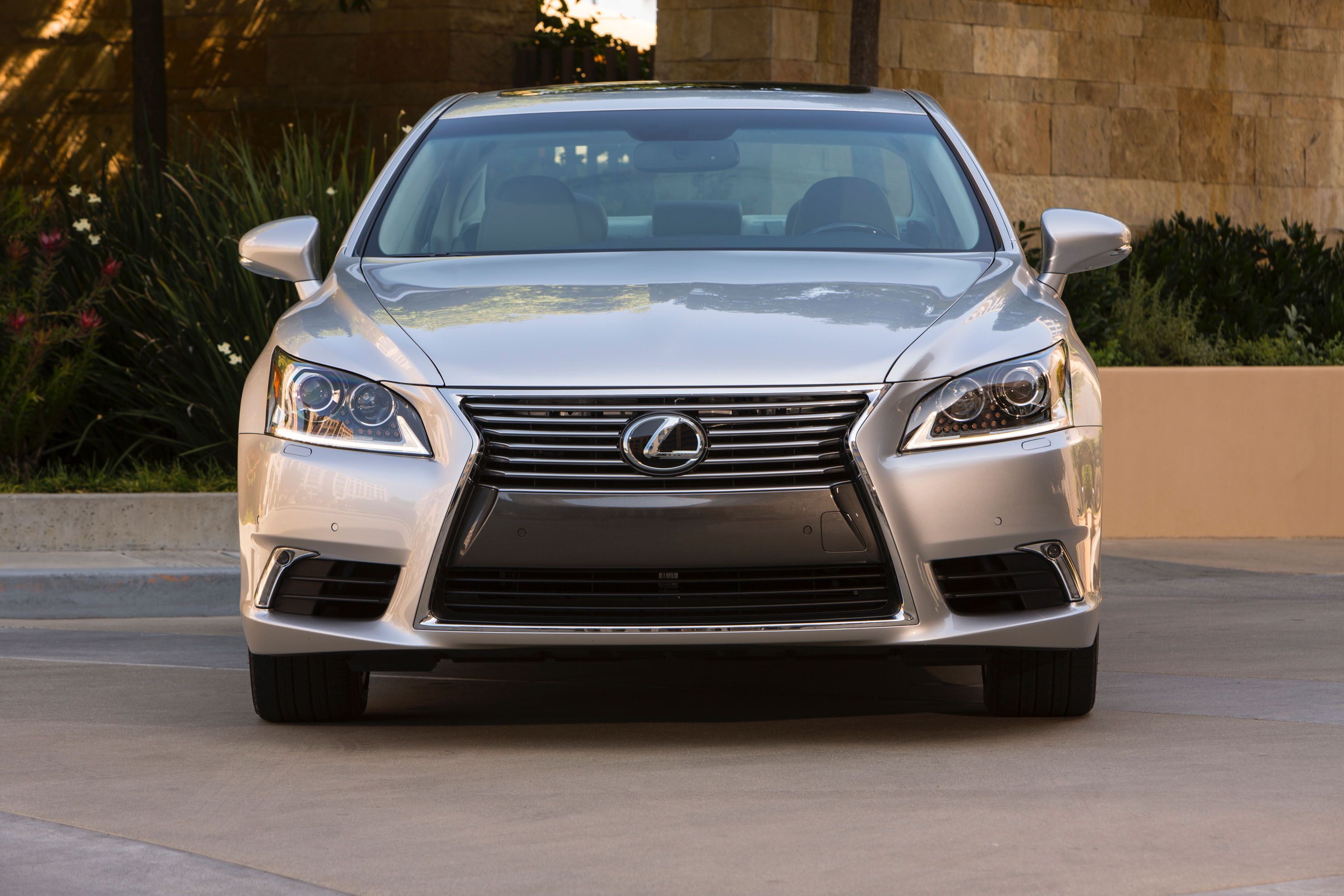2014 - 2015 Lexus LS